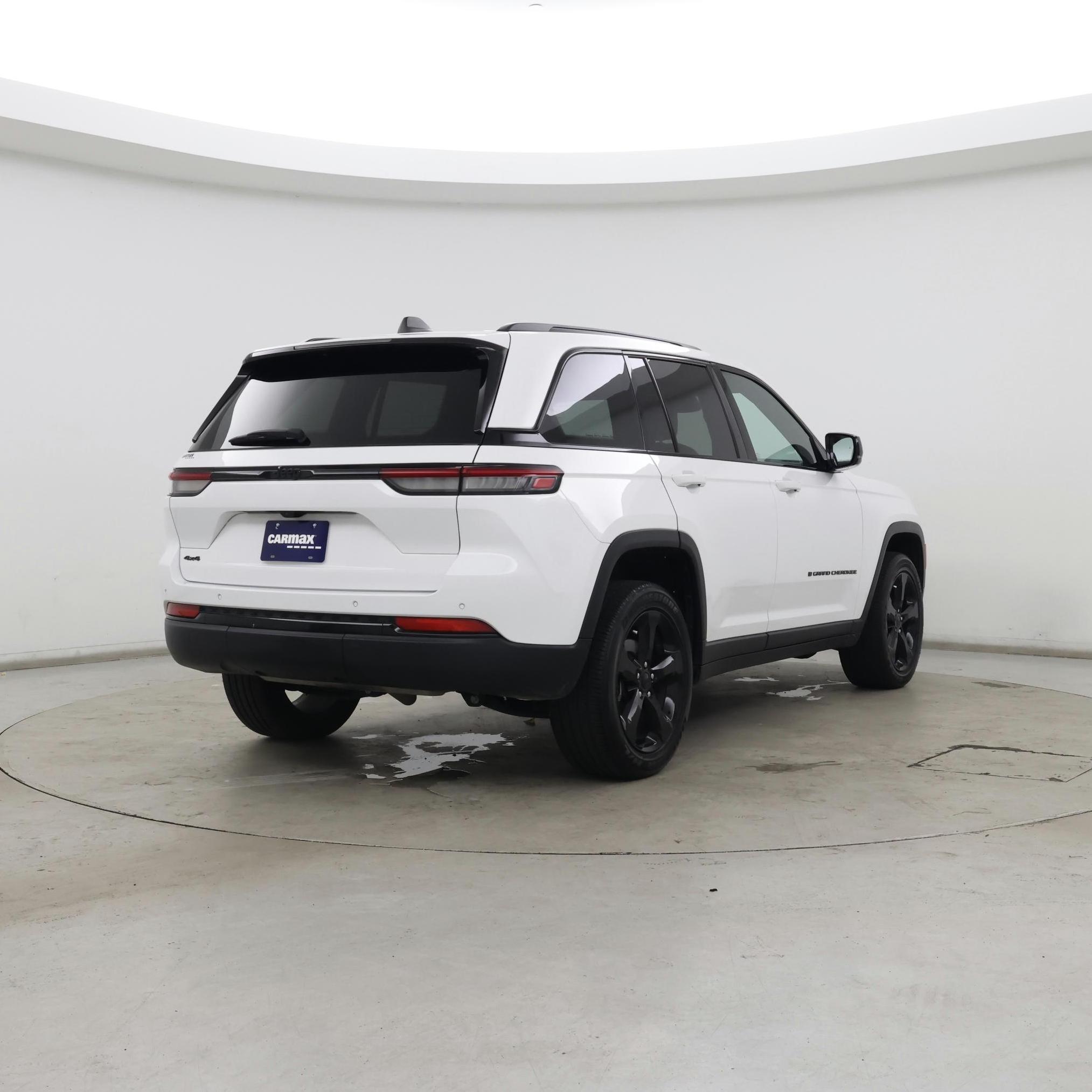 Thumbnail: 2023 Jeep Grand Cherokee - 8
