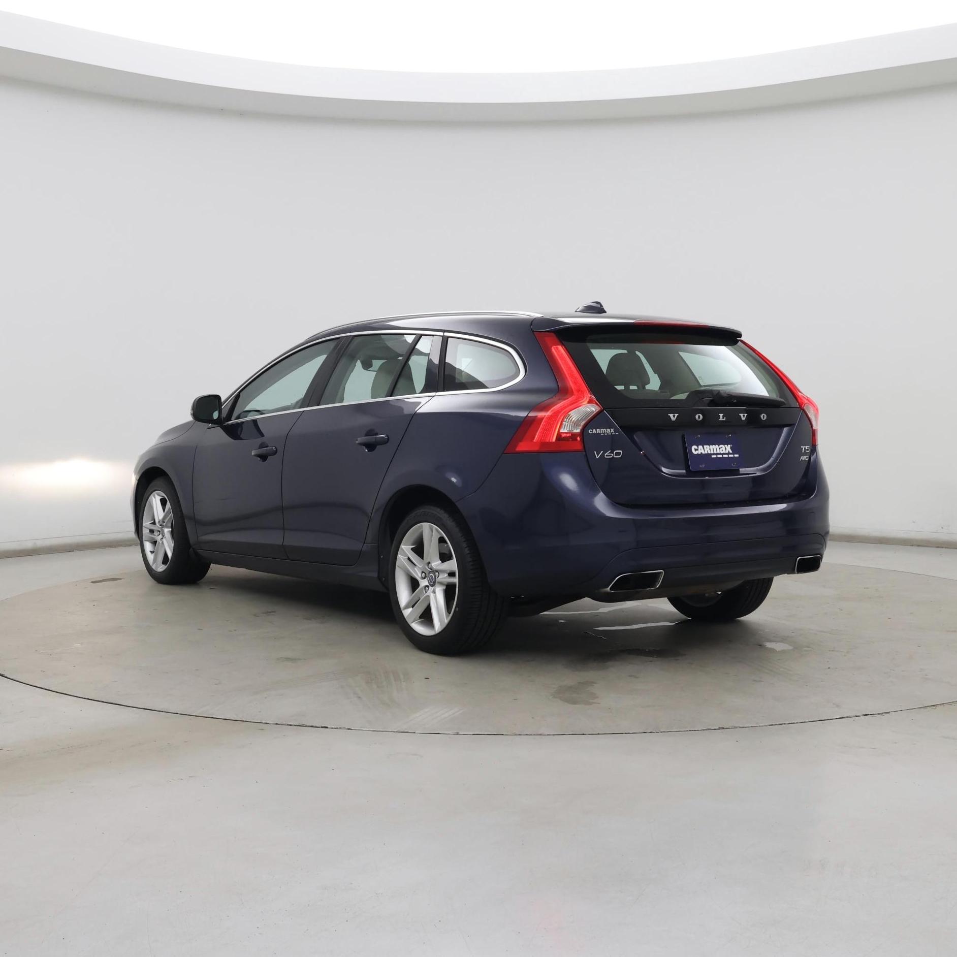 Thumbnail: 2015 Volvo V60 - 2