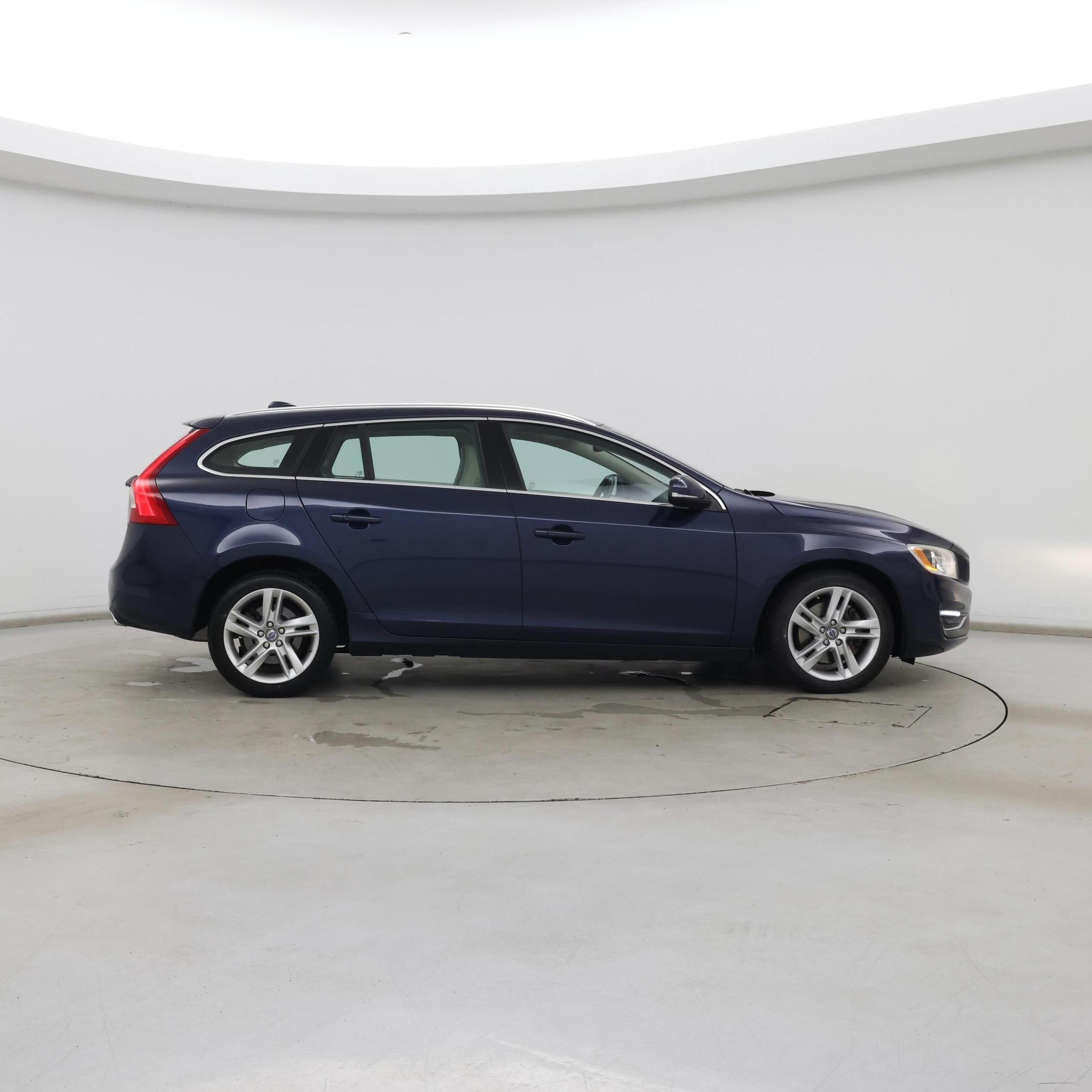 Thumbnail: 2015 Volvo V60 - 7