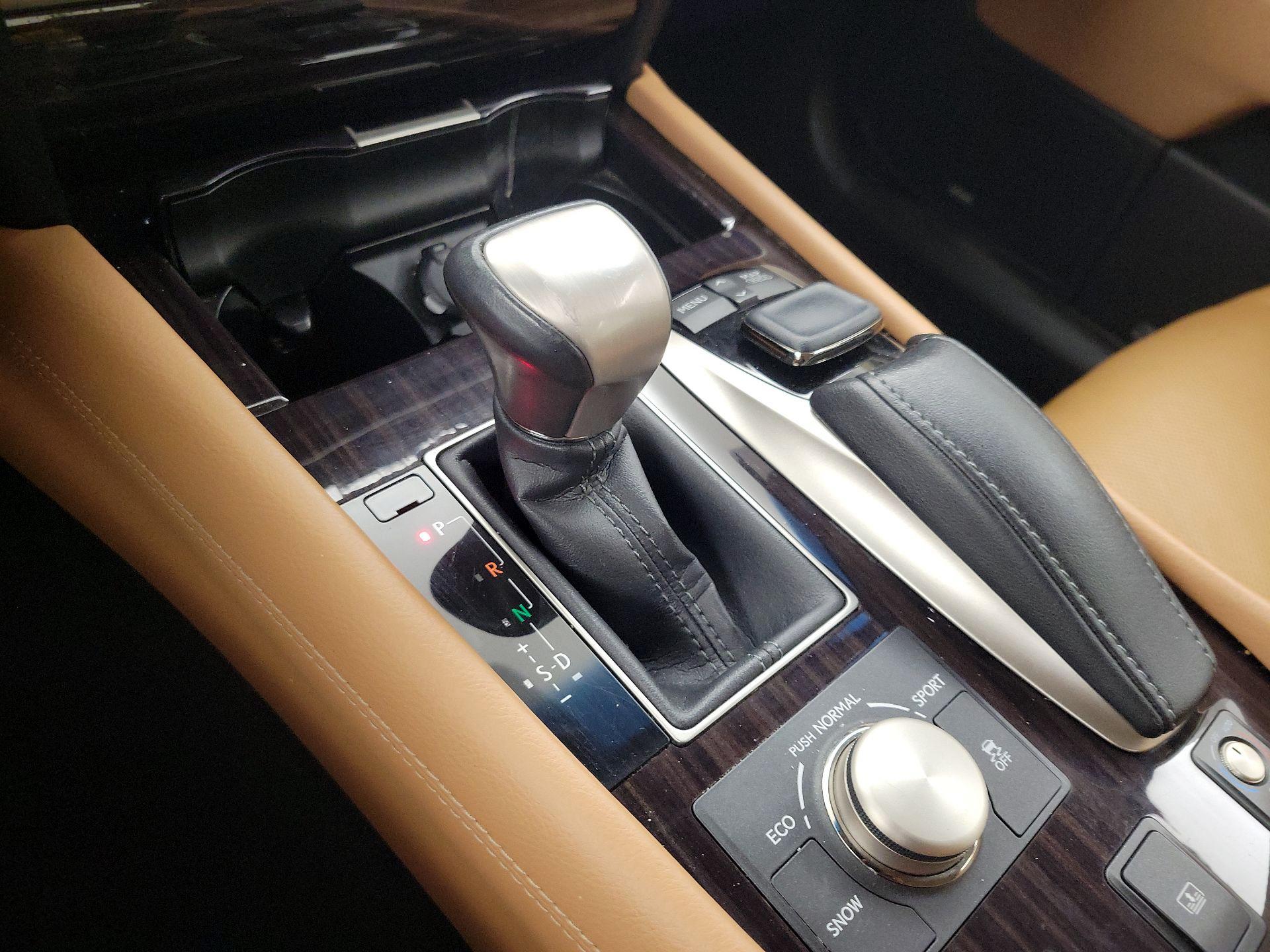 Thumbnail: 2015 Lexus LS - 18