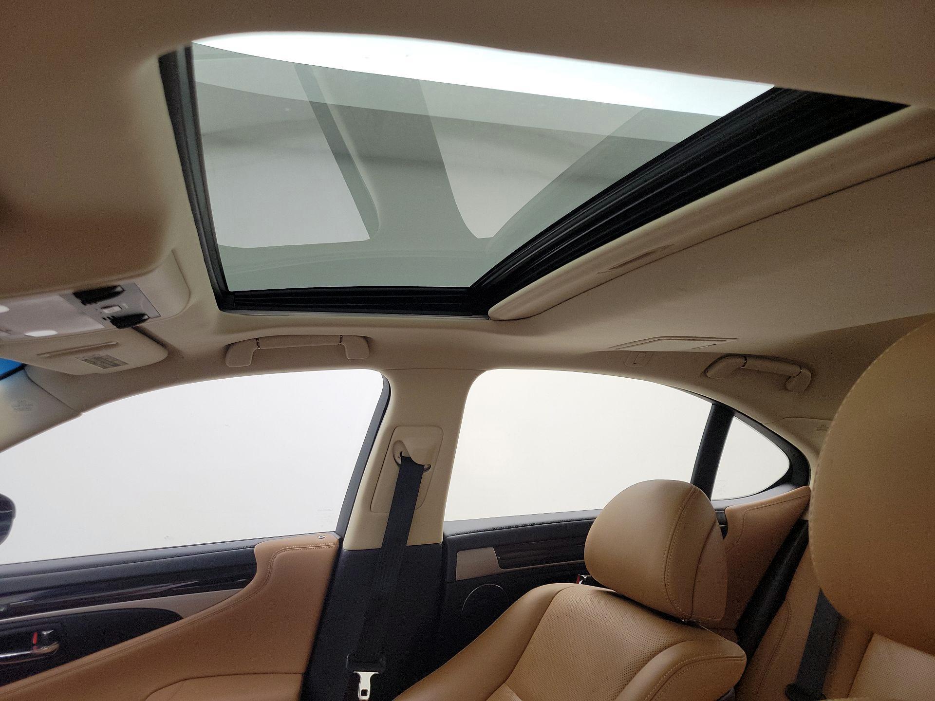 Thumbnail: 2015 Lexus LS - 20