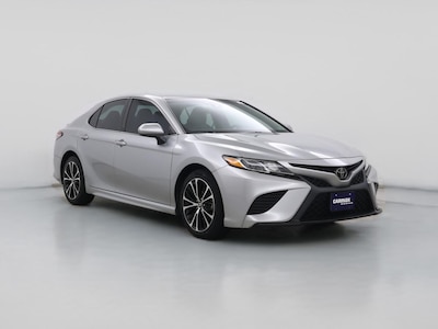 Silver 2018 Toyota Camry SE