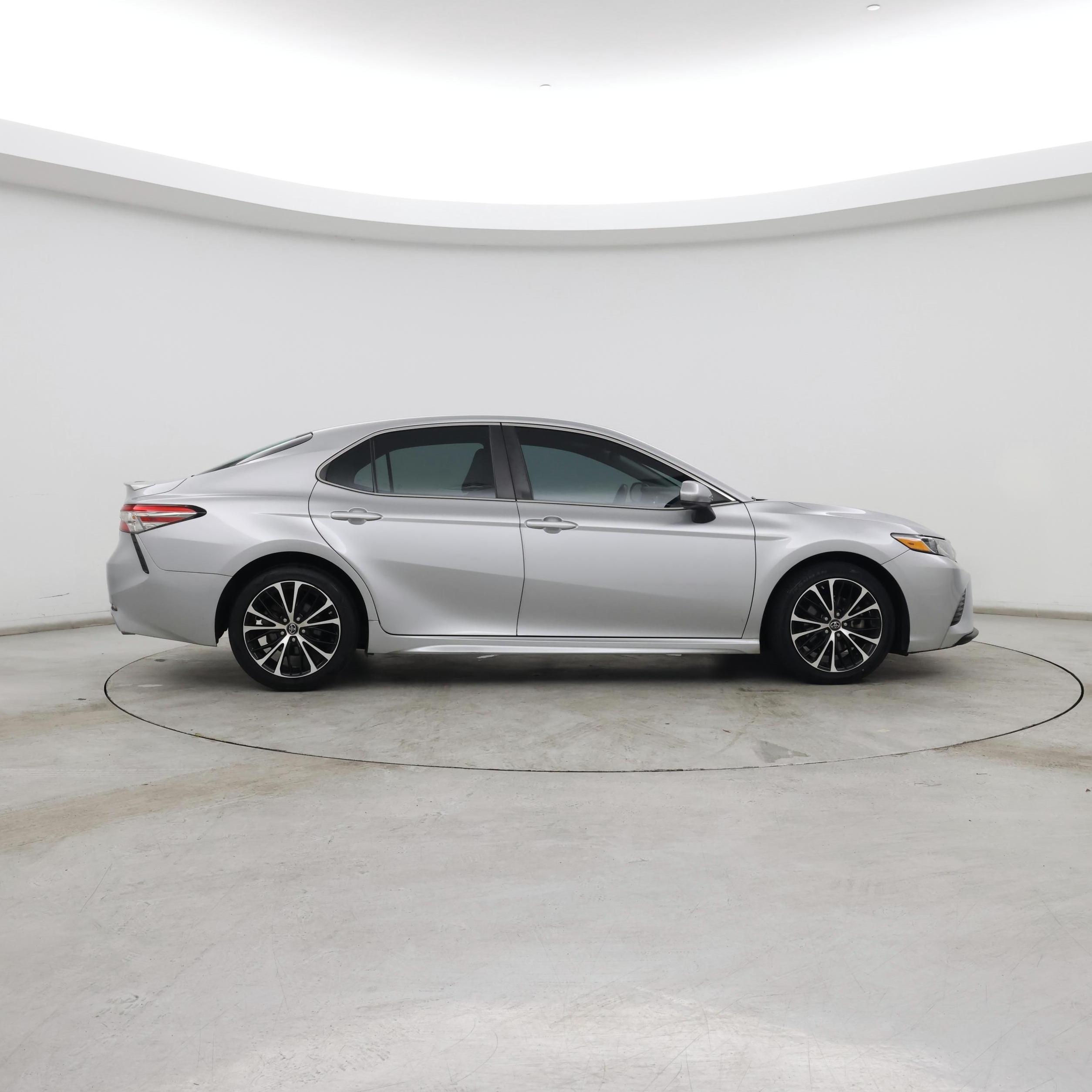Thumbnail: 2018 Toyota Camry - 7