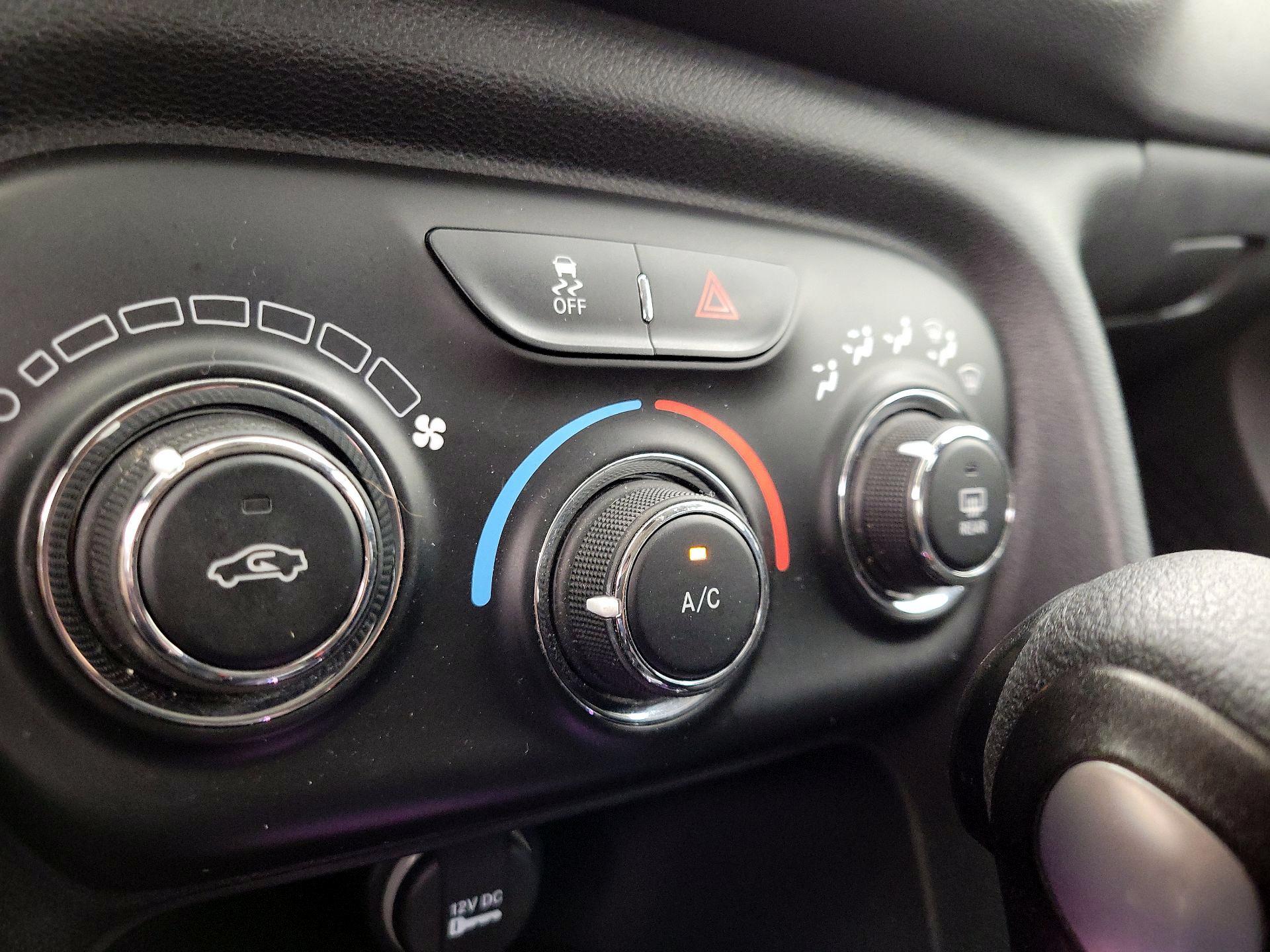 Thumbnail: 2016 Dodge Dart - 15