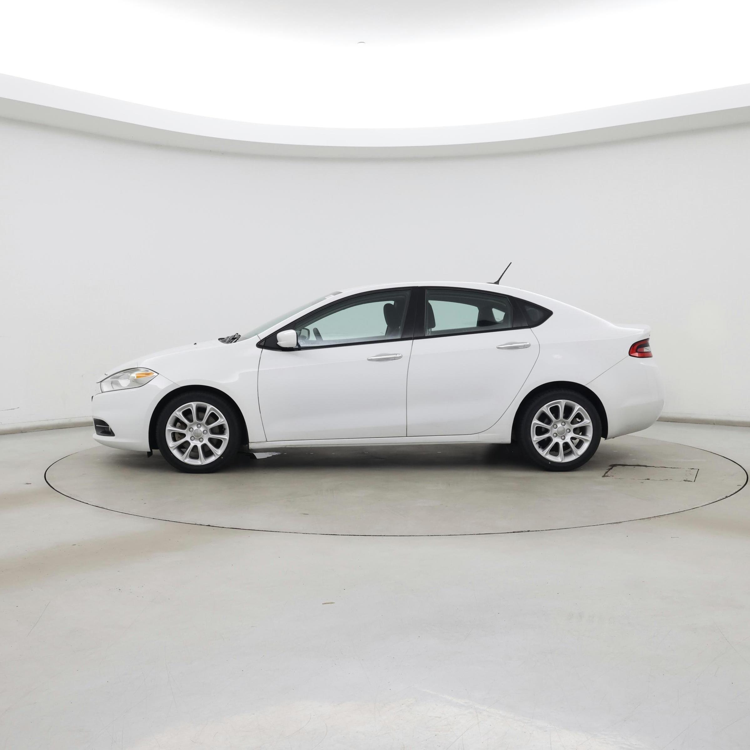 Thumbnail: 2016 Dodge Dart - 3
