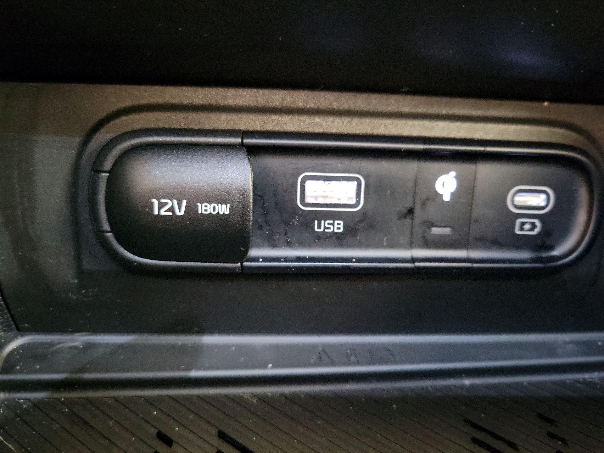 Thumbnail: 2023 Kia Sportage - 18