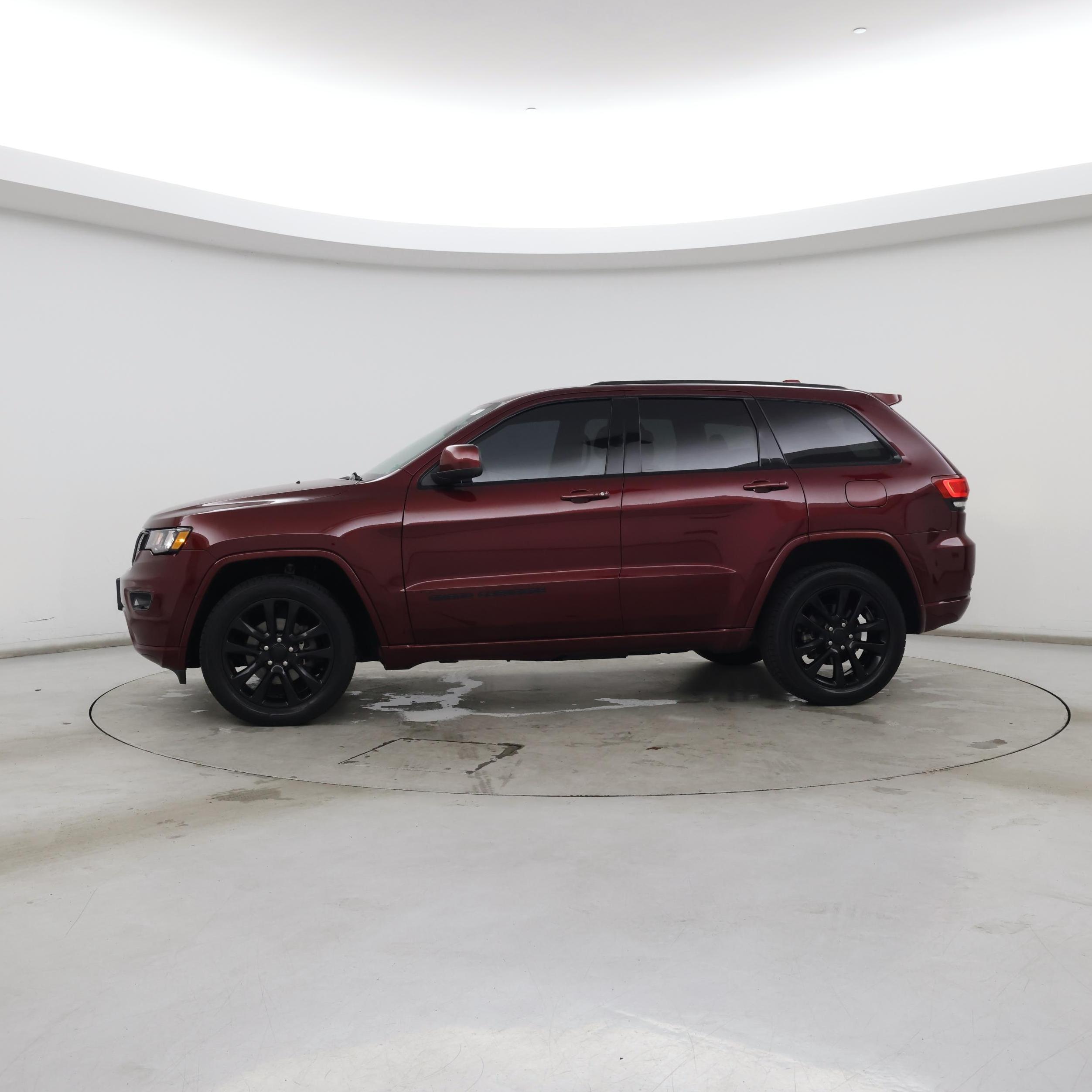Thumbnail: 2018 Jeep Grand Cherokee - 3