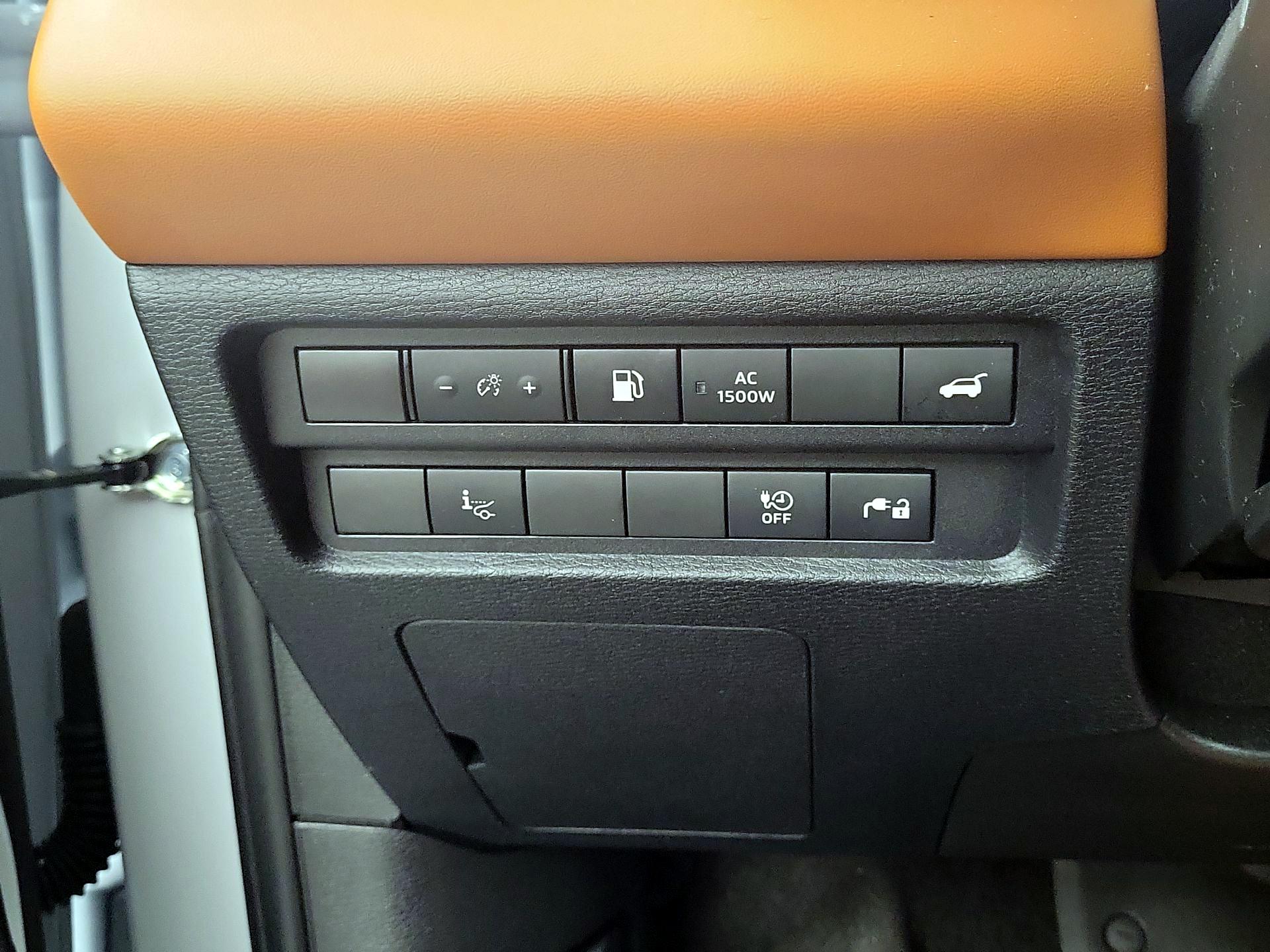 Thumbnail: 2023 Mitsubishi Outlander - 13