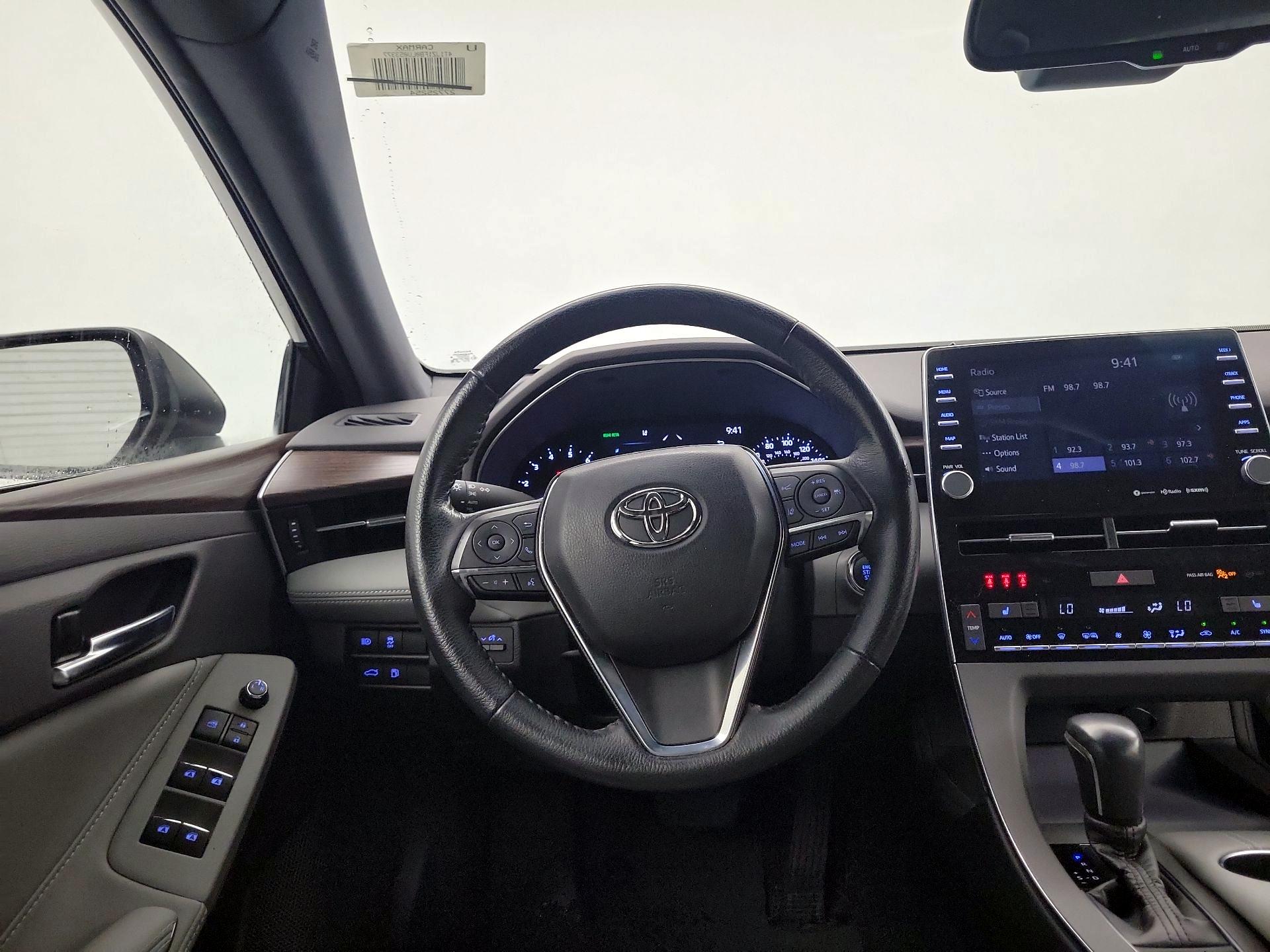 Thumbnail: 2020 Toyota Avalon - 10