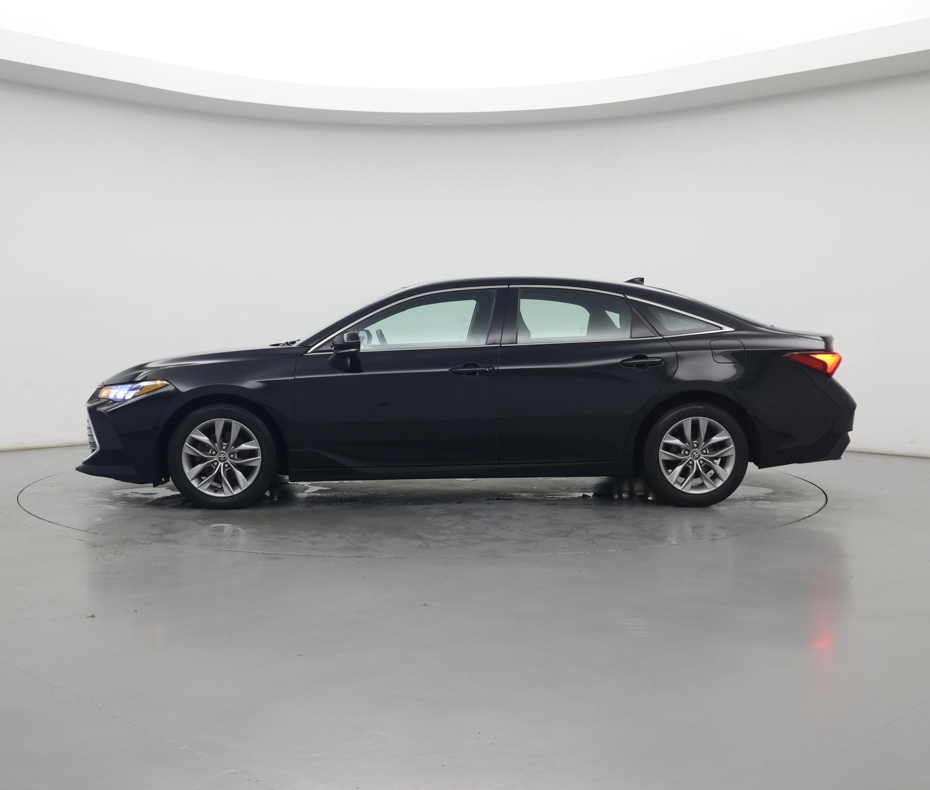Thumbnail: 2020 Toyota Avalon - 3