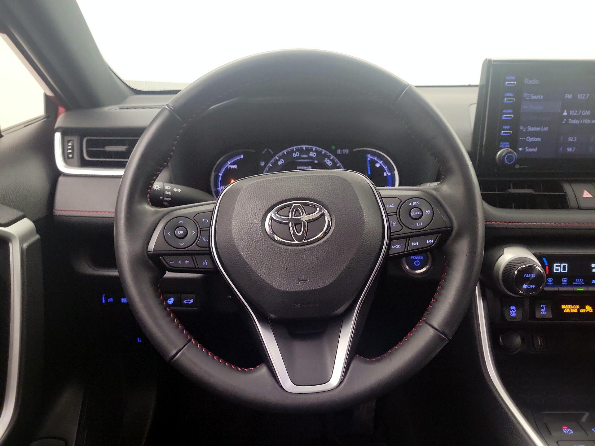 Thumbnail: 2022 Toyota RAV4 - 10