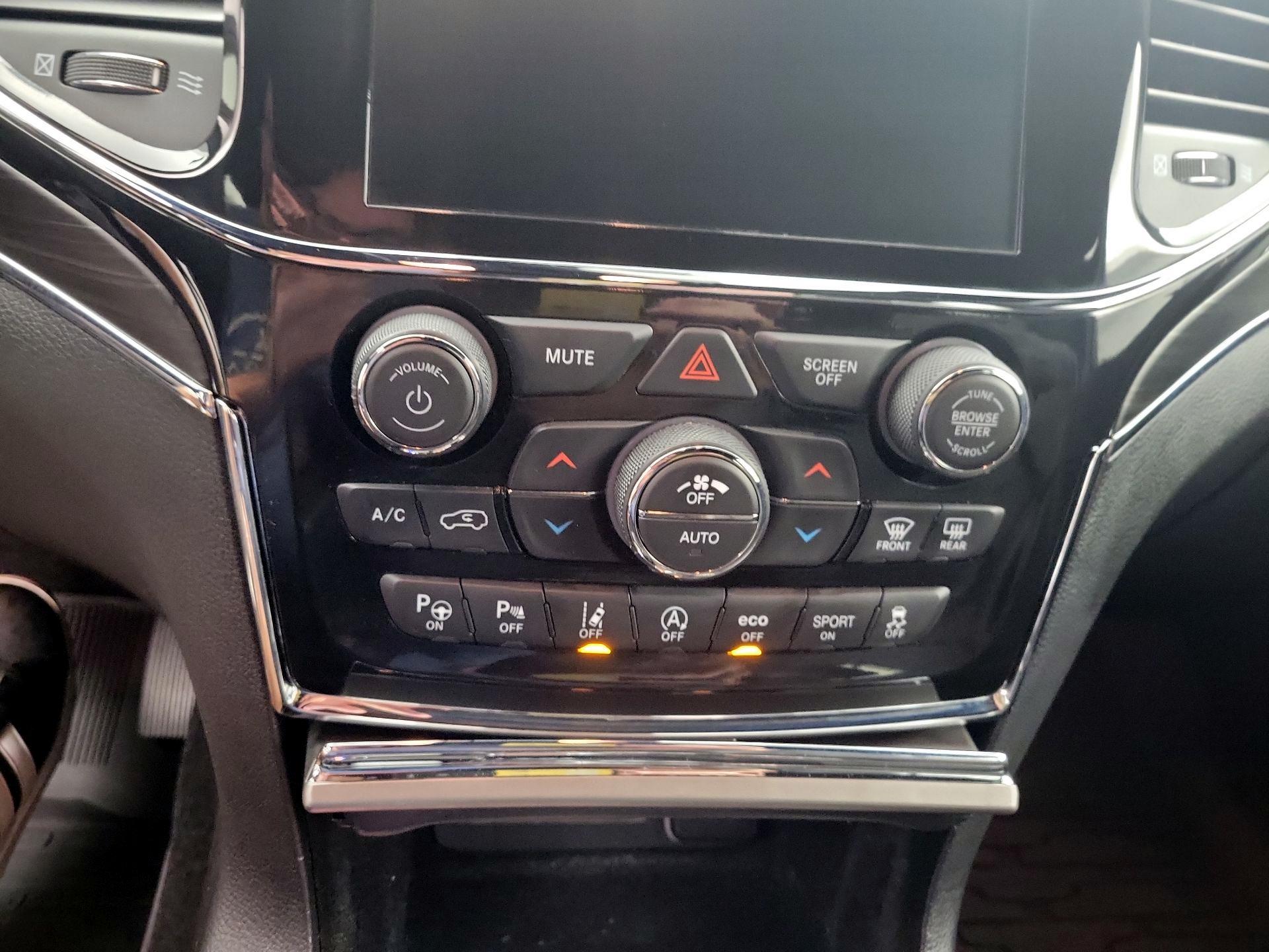 Thumbnail: 2021 Jeep Grand Cherokee - 16