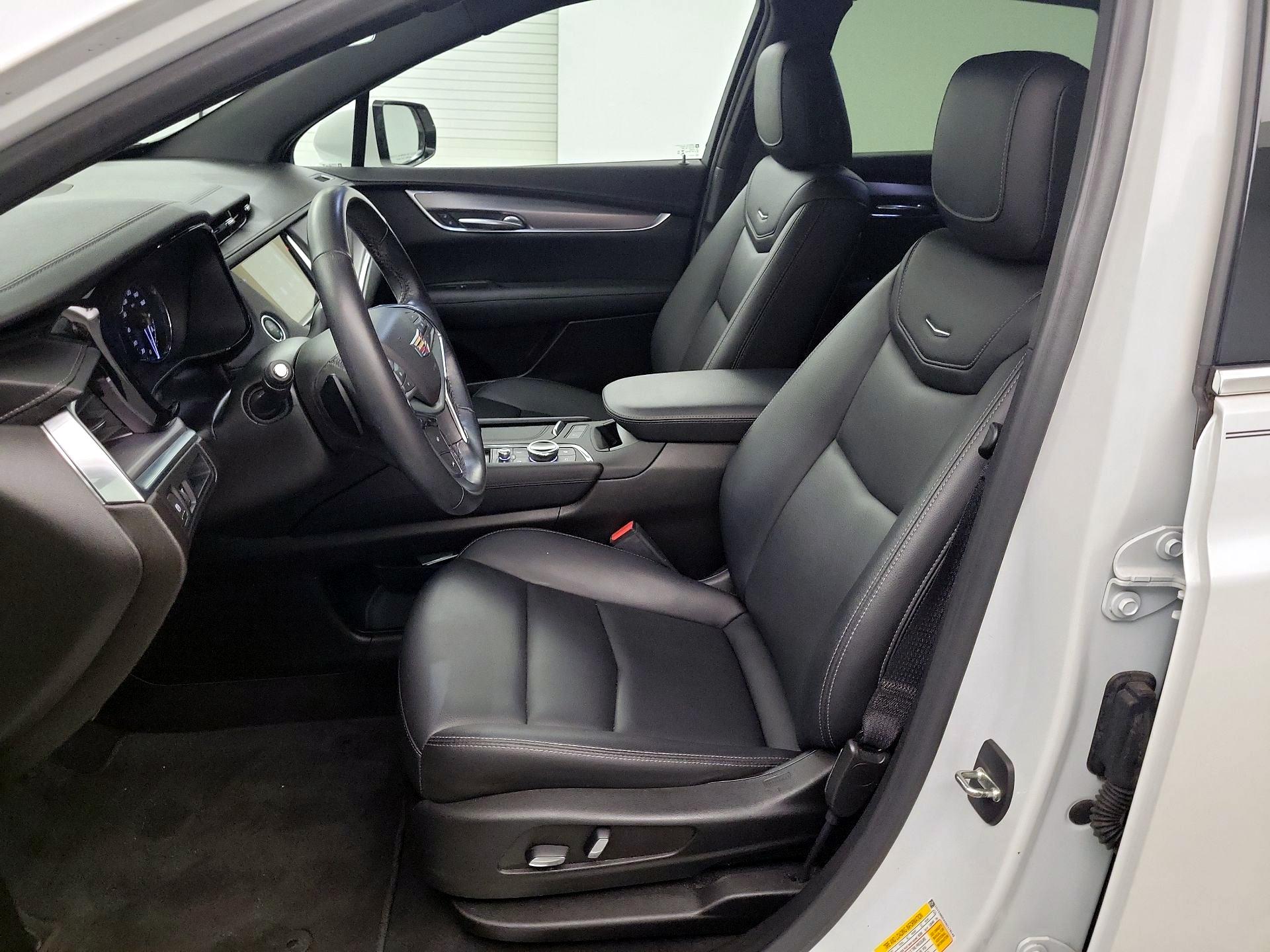 Thumbnail: 2022 Cadillac XT5 - 9