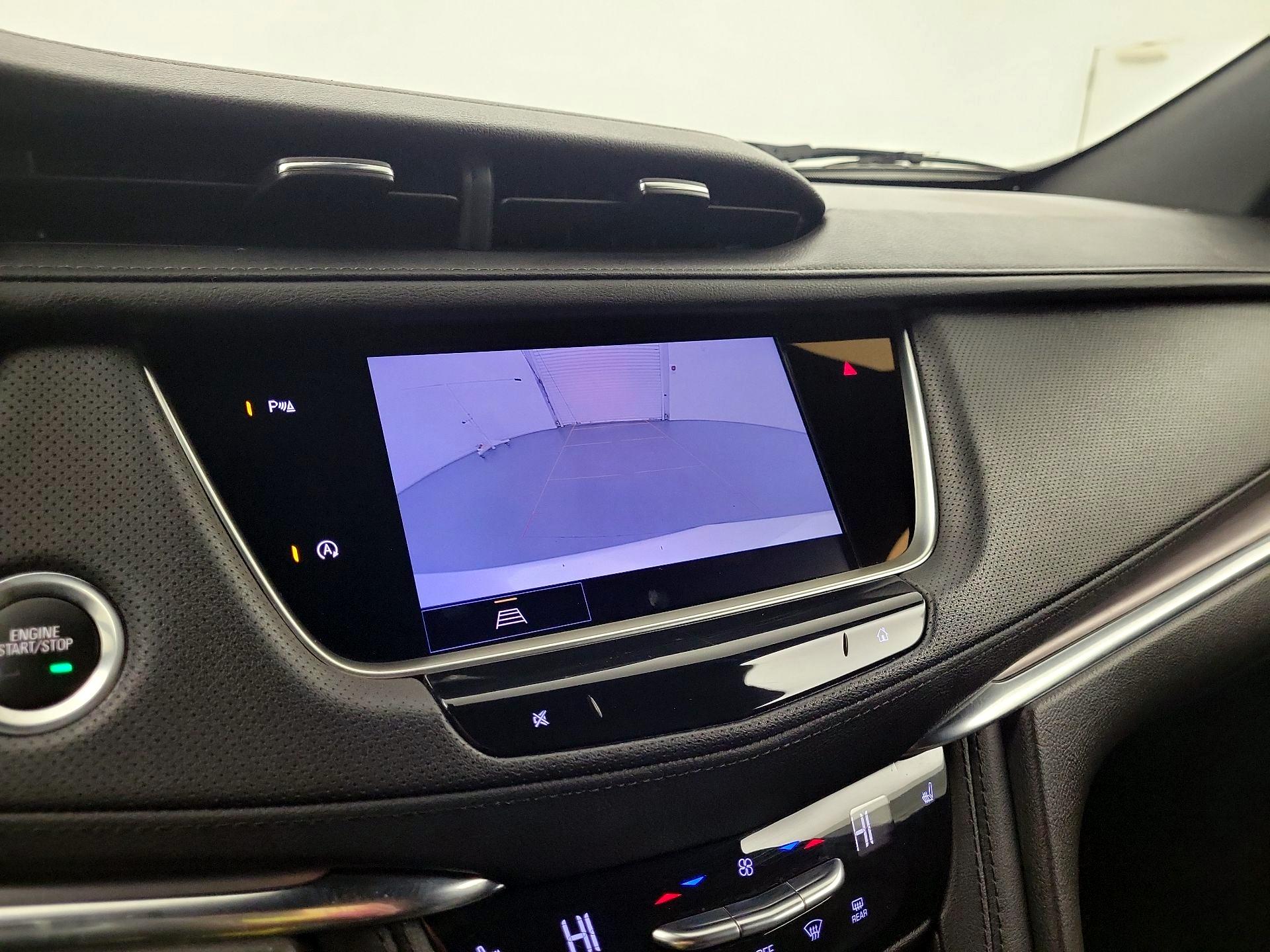 Thumbnail: 2022 Cadillac XT5 - 12