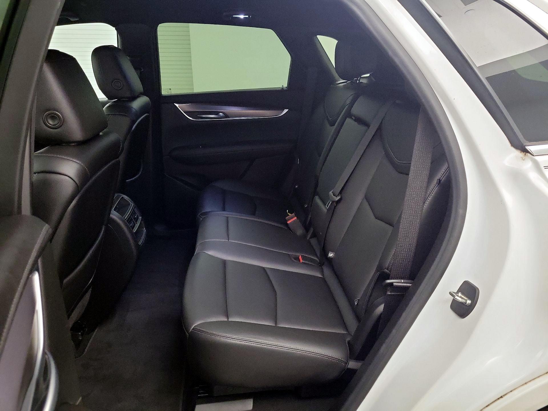 Thumbnail: 2022 Cadillac XT5 - 16