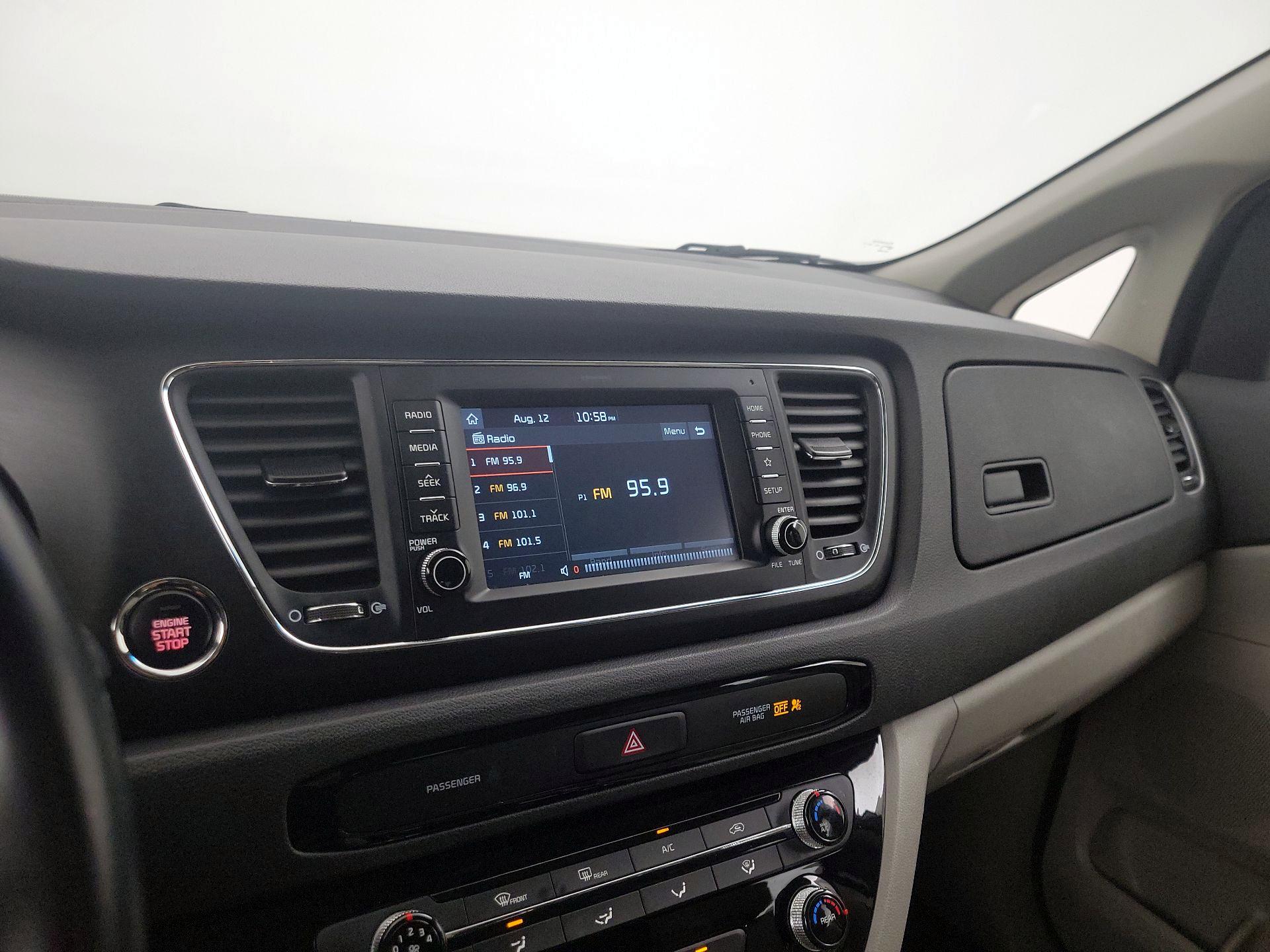 Thumbnail: 2020 Kia Sedona - 15