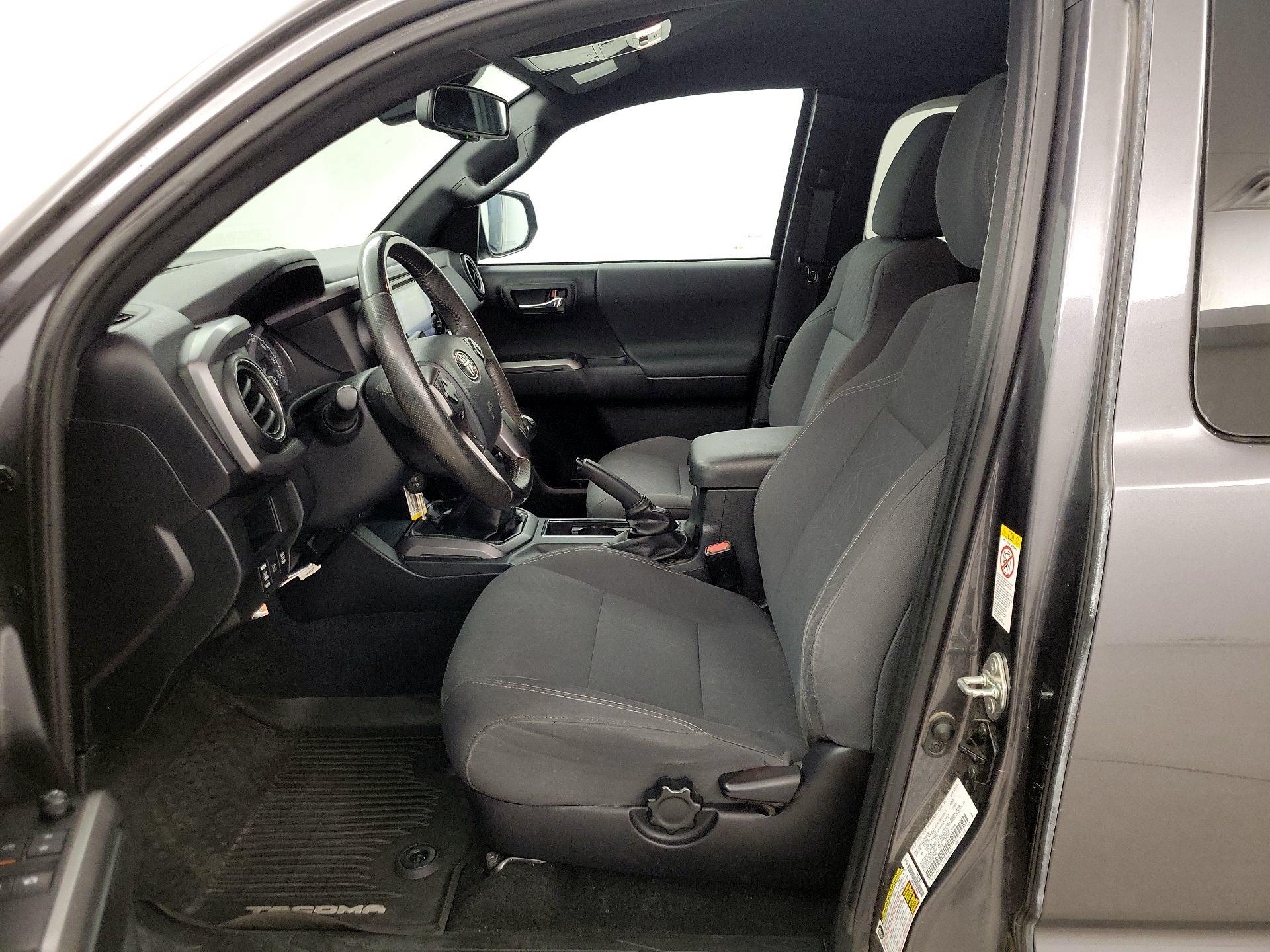 Thumbnail: 2019 Toyota Tacoma - 11