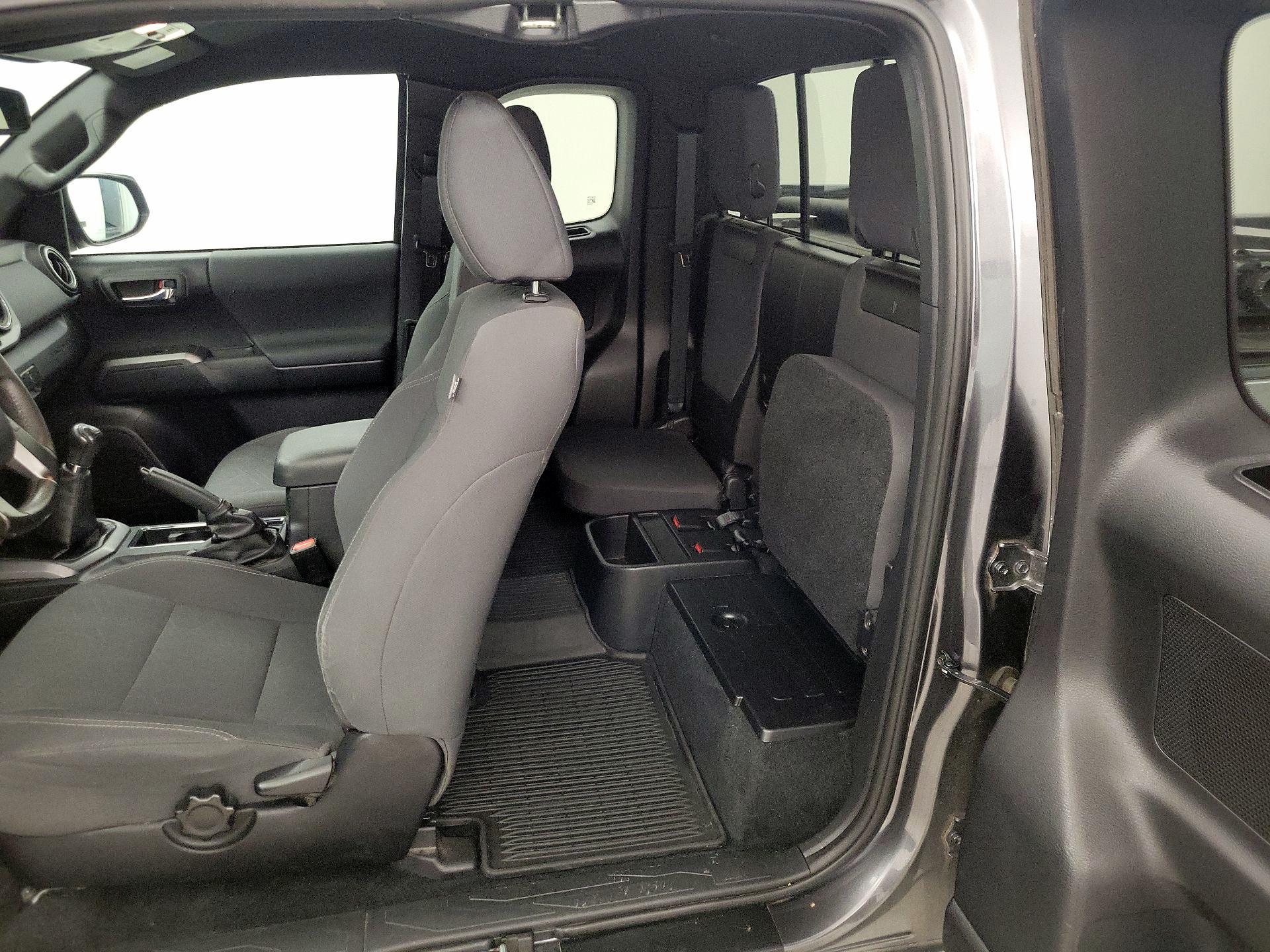 Thumbnail: 2019 Toyota Tacoma - 19