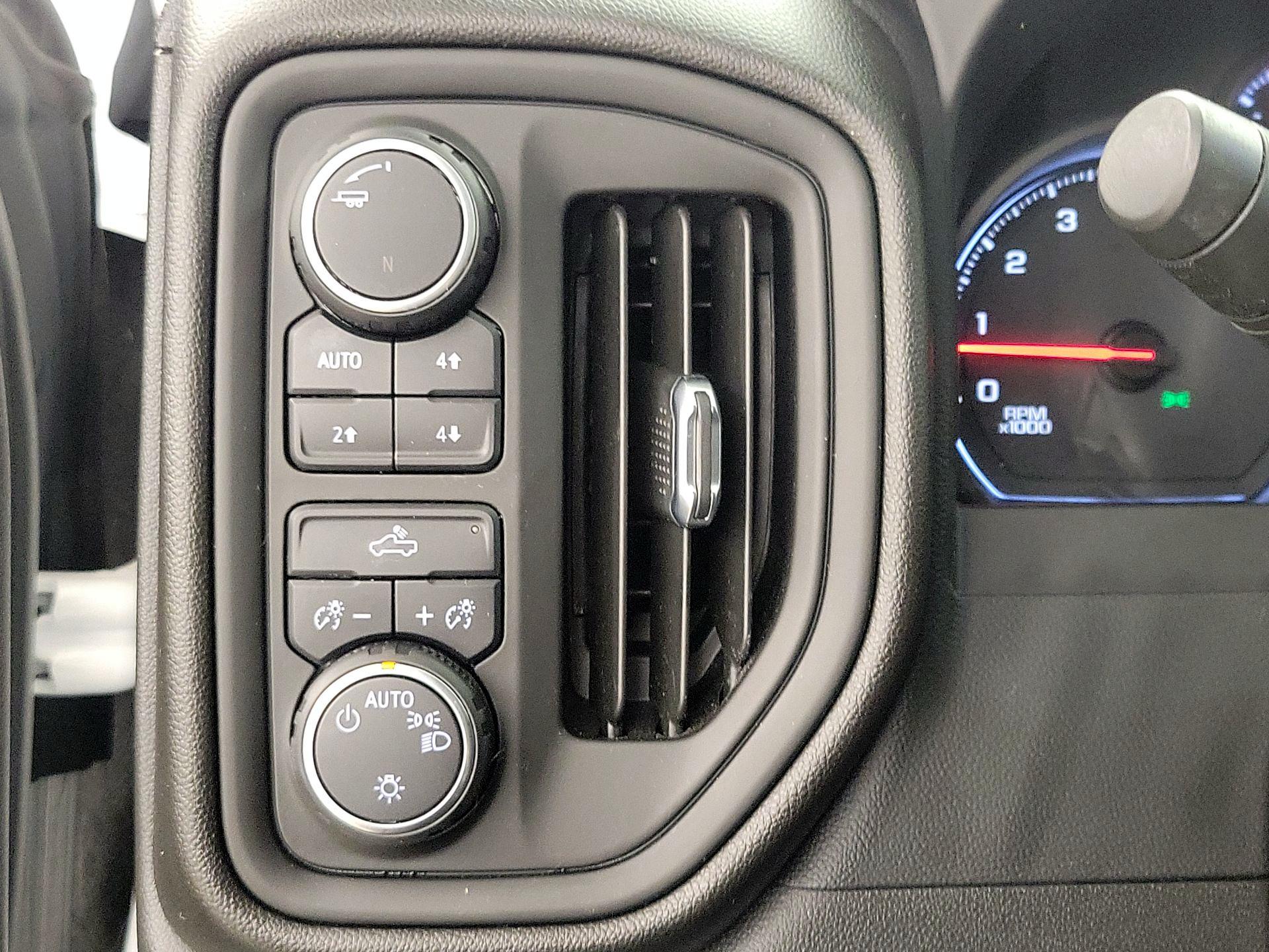 Thumbnail: 2021 Chevrolet Silverado 1500 - 13