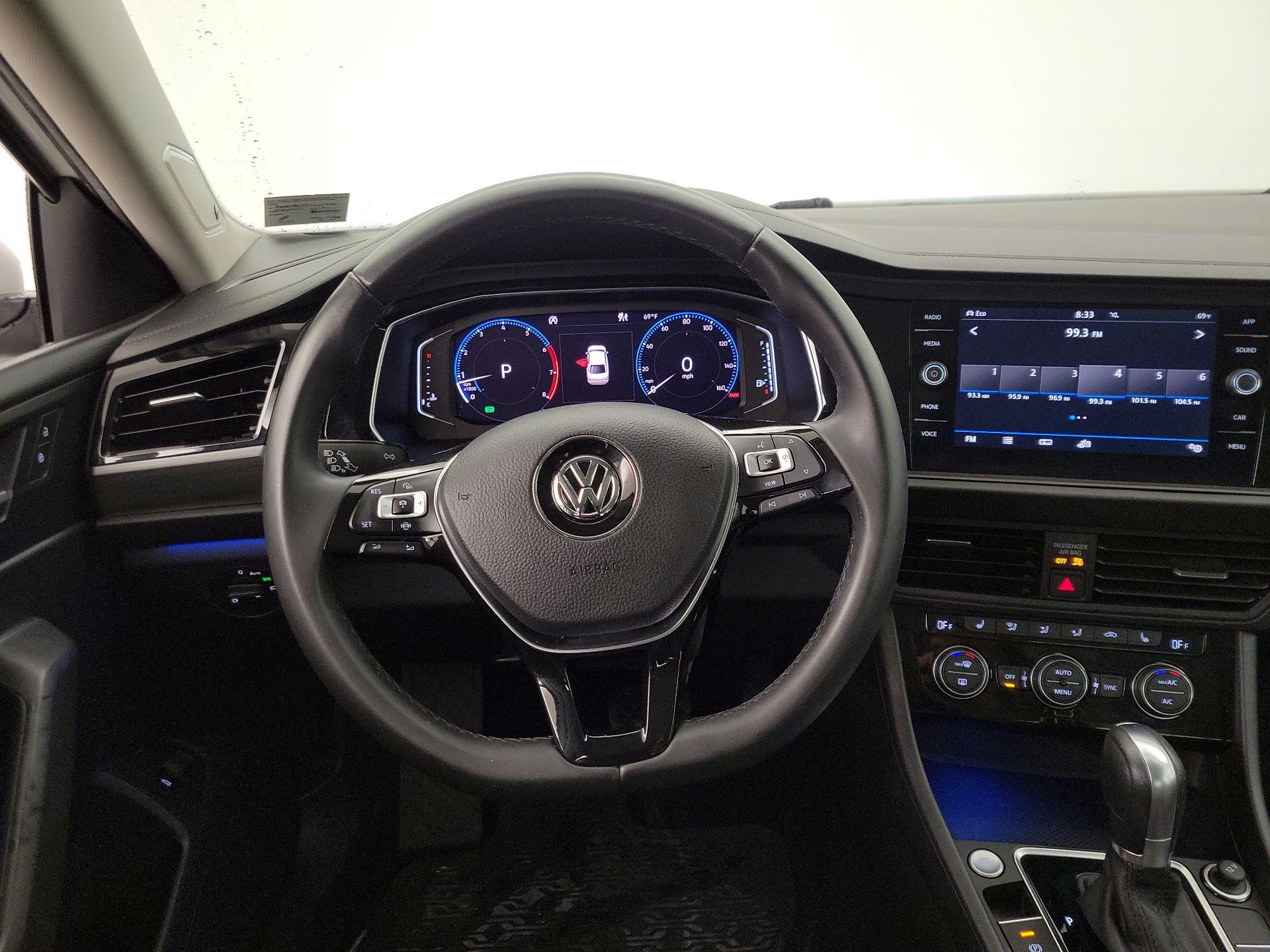 Thumbnail: 2019 Volkswagen Jetta - 10