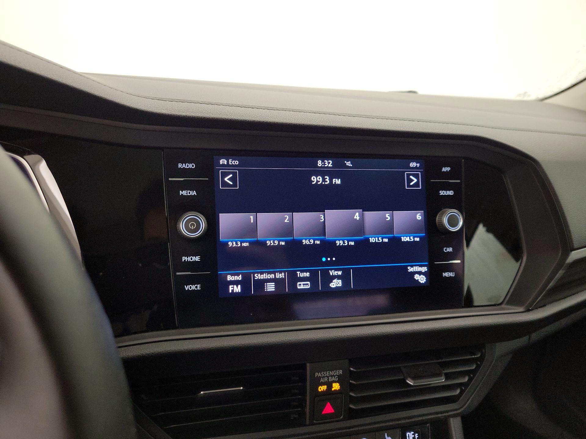 Thumbnail: 2019 Volkswagen Jetta - 15