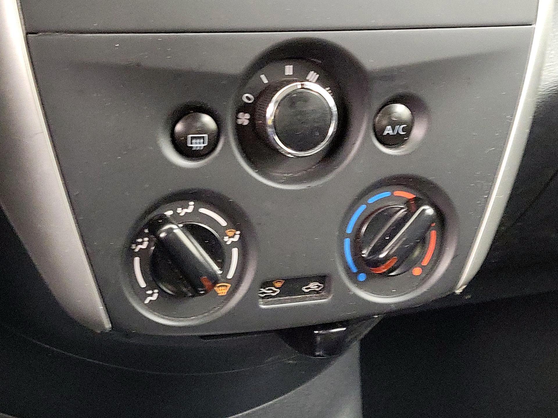 Thumbnail: 2016 Nissan Versa - 15