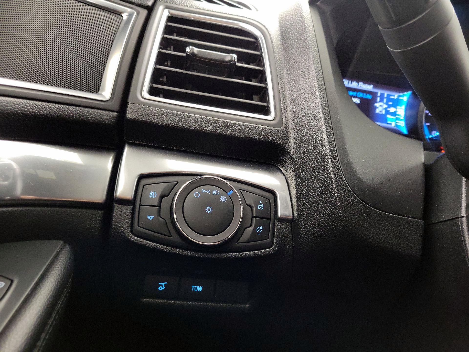 Thumbnail: 2019 Ford Explorer - 13