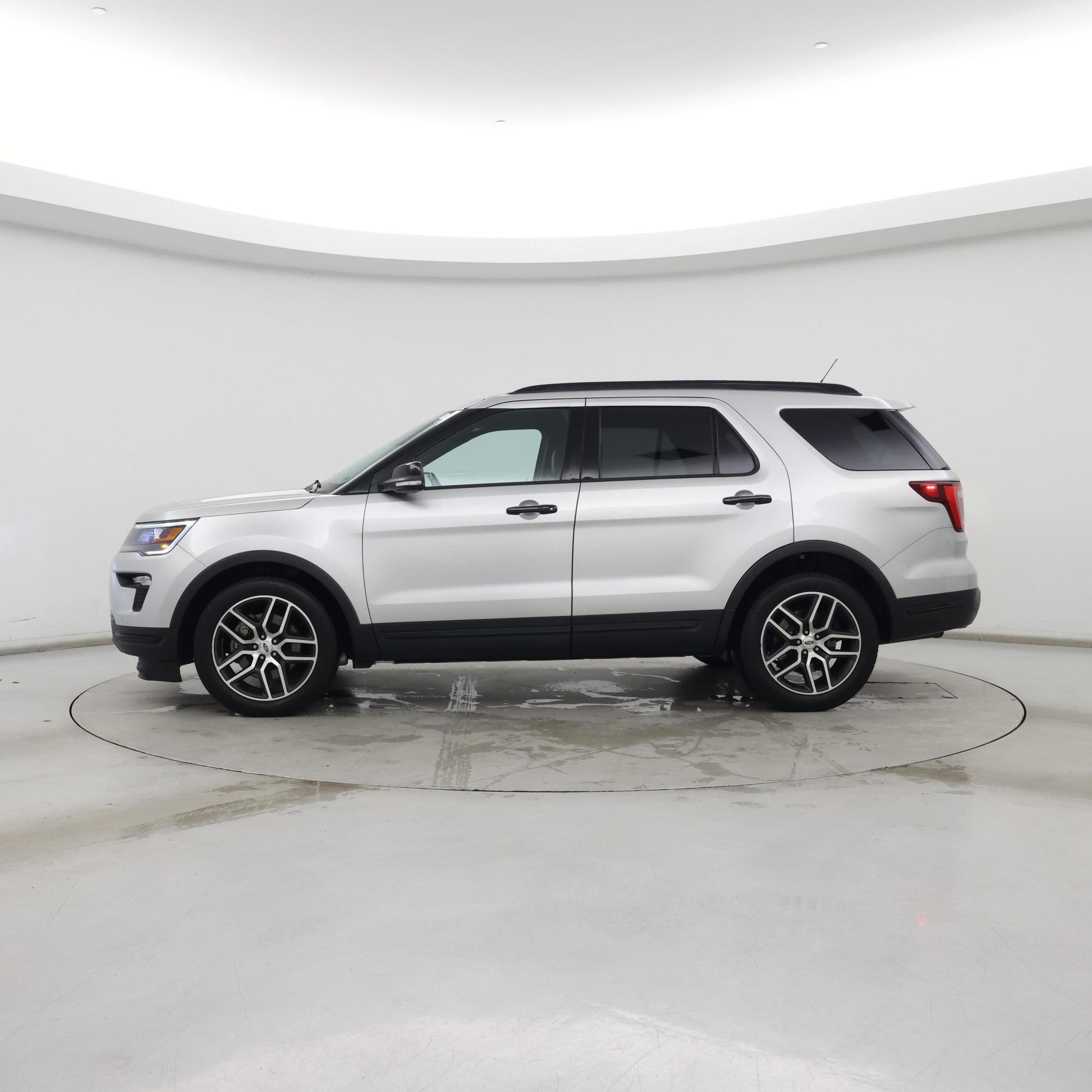 Thumbnail: 2019 Ford Explorer - 3