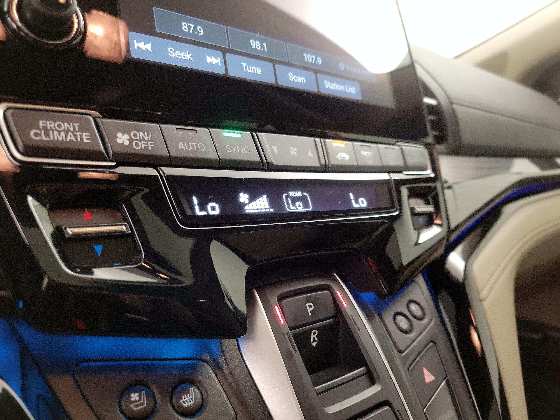 Thumbnail: 2023 Honda Odyssey - 16