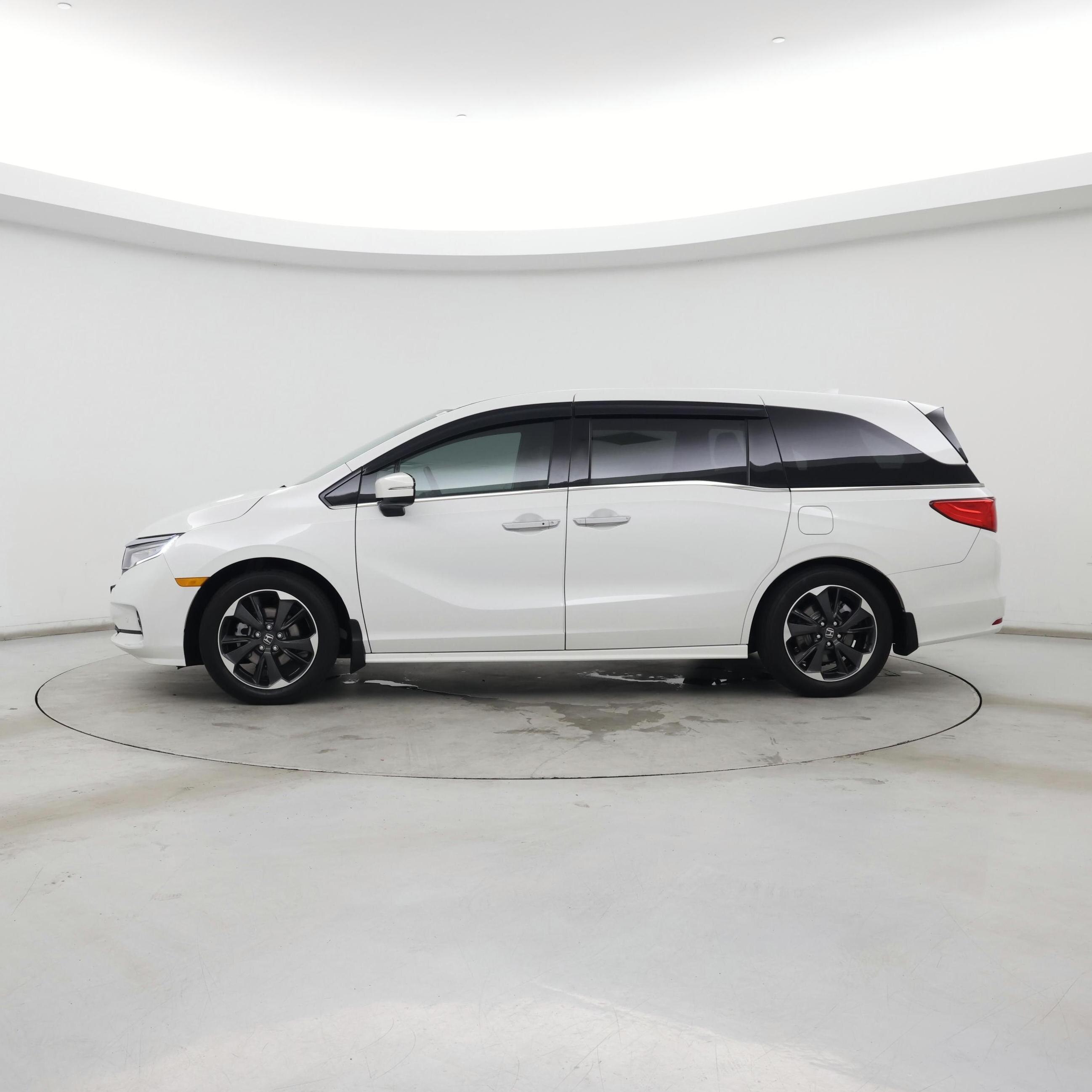 Thumbnail: 2023 Honda Odyssey - 3