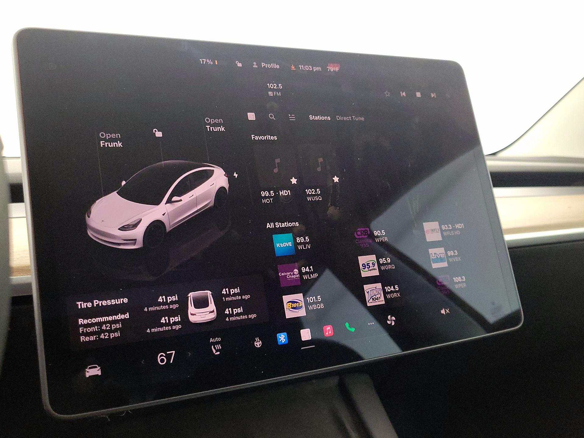 Thumbnail: 2022 Tesla Model 3 - 15