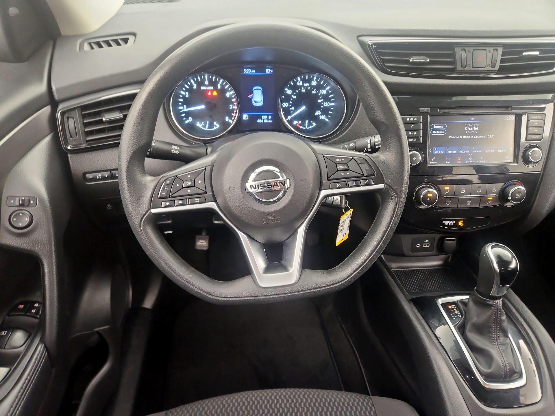 Thumbnail: 2020 Nissan Rogue Sport - 10