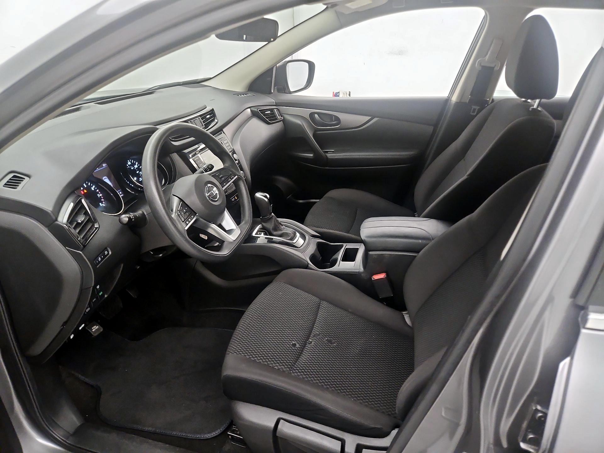 Thumbnail: 2020 Nissan Rogue Sport - 11