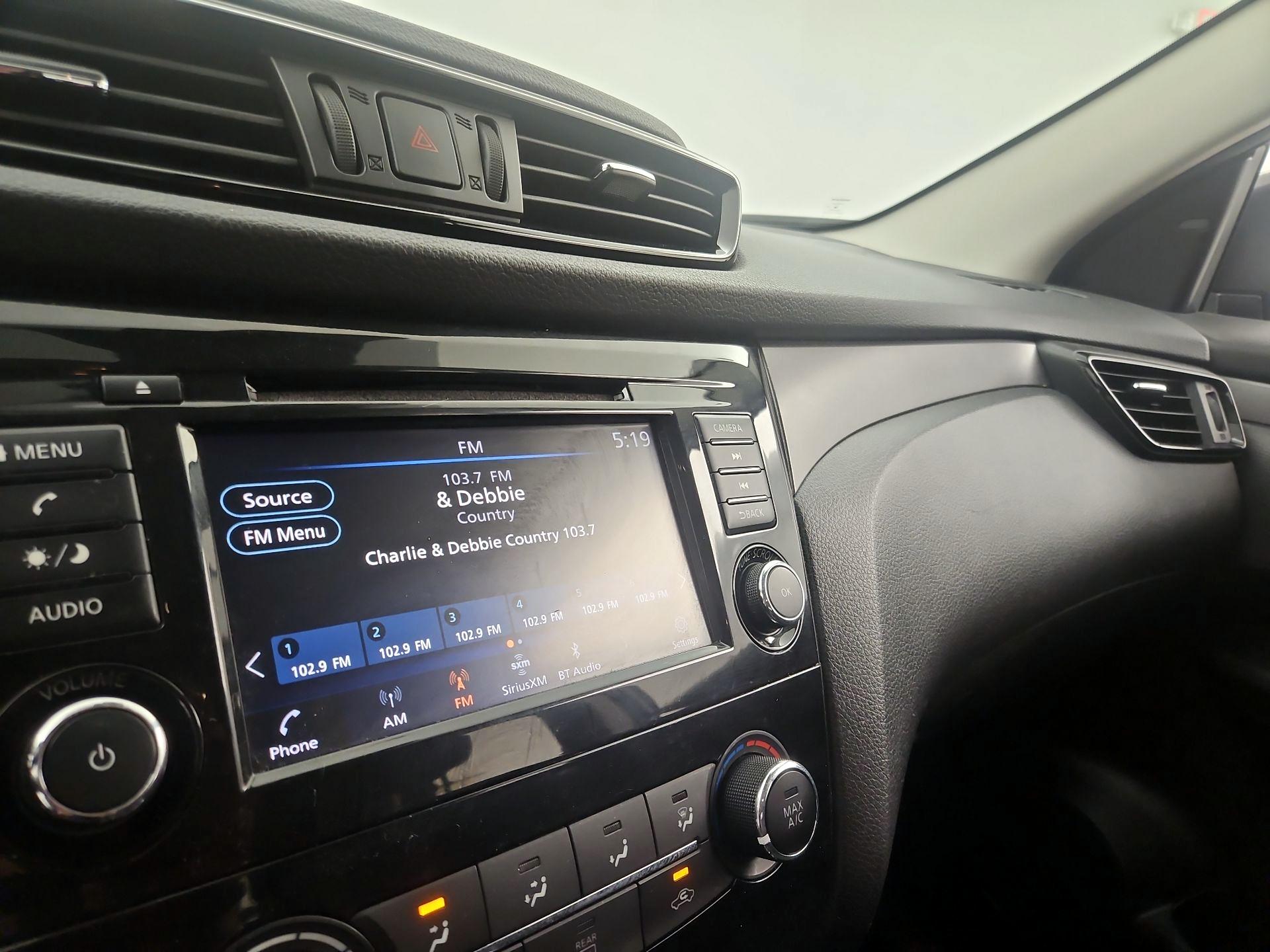 Thumbnail: 2020 Nissan Rogue Sport - 15