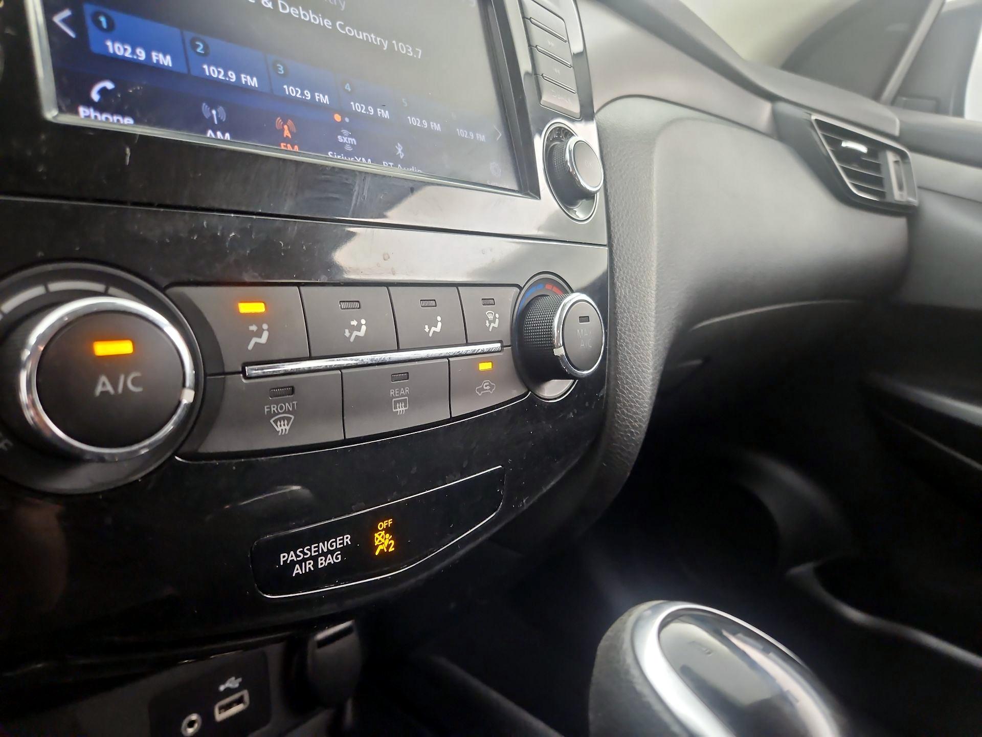 Thumbnail: 2020 Nissan Rogue Sport - 16
