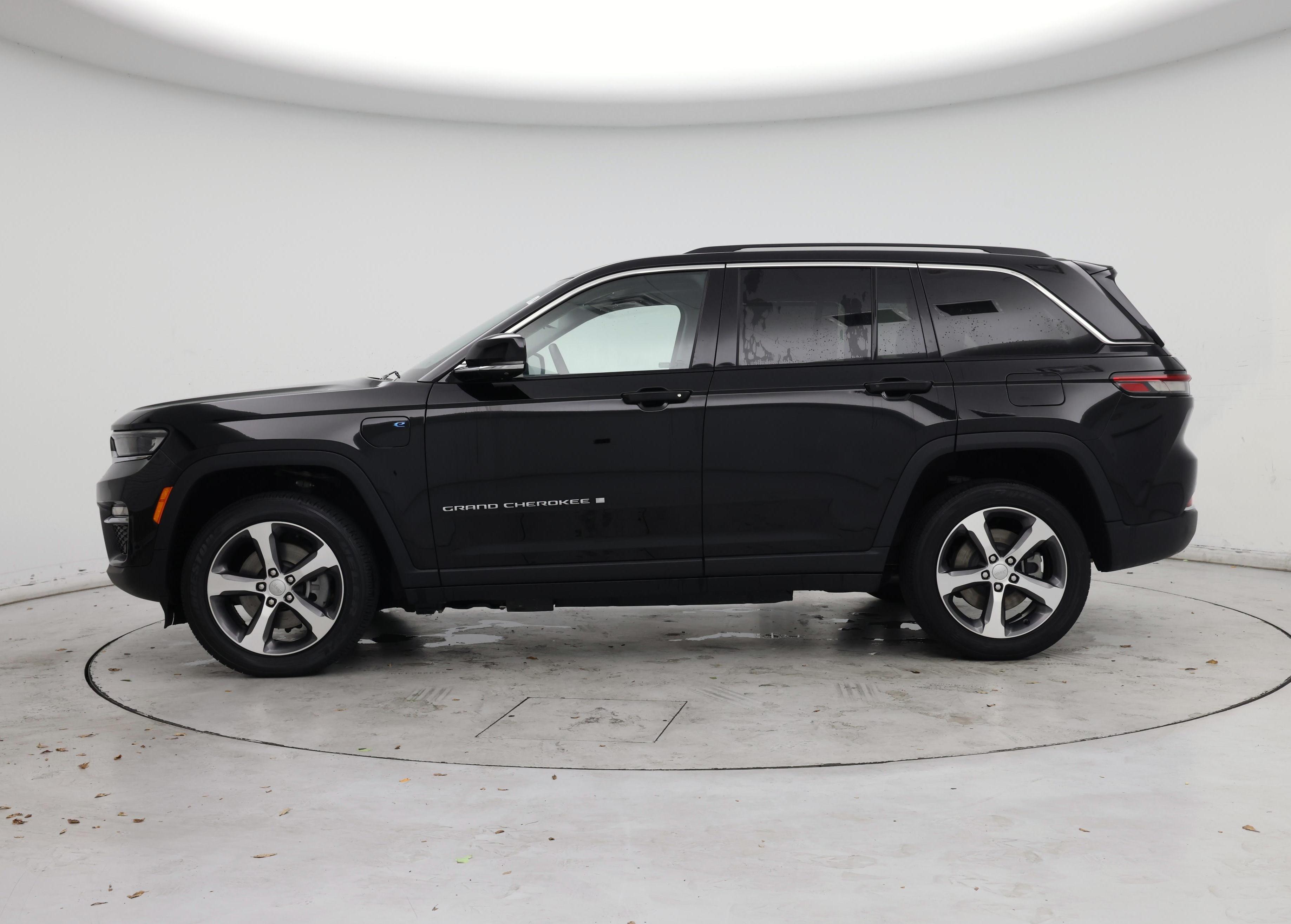 Thumbnail: 2023 Jeep Grand Cherokee - 3