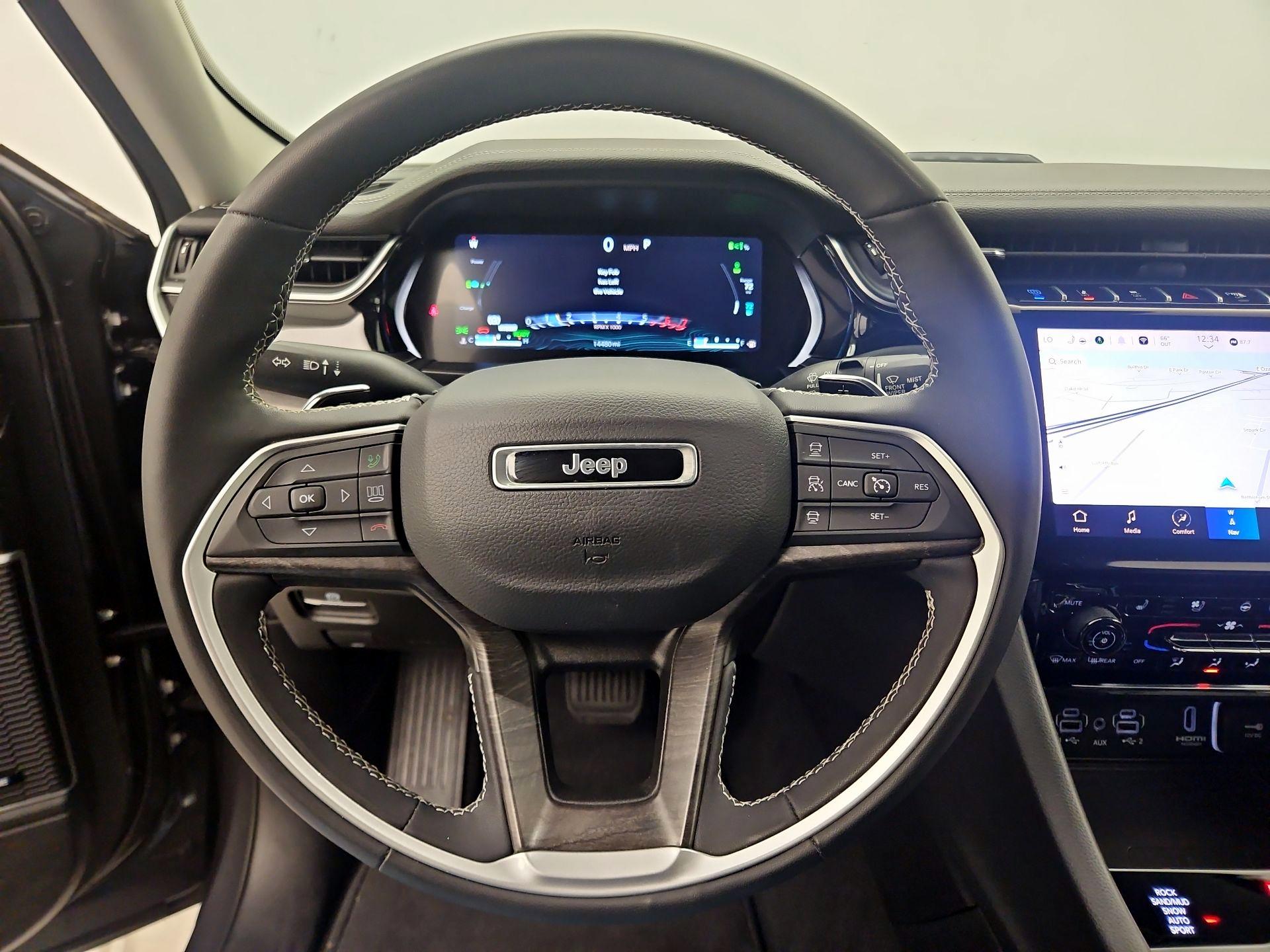 Thumbnail: 2023 Jeep Grand Cherokee - 10