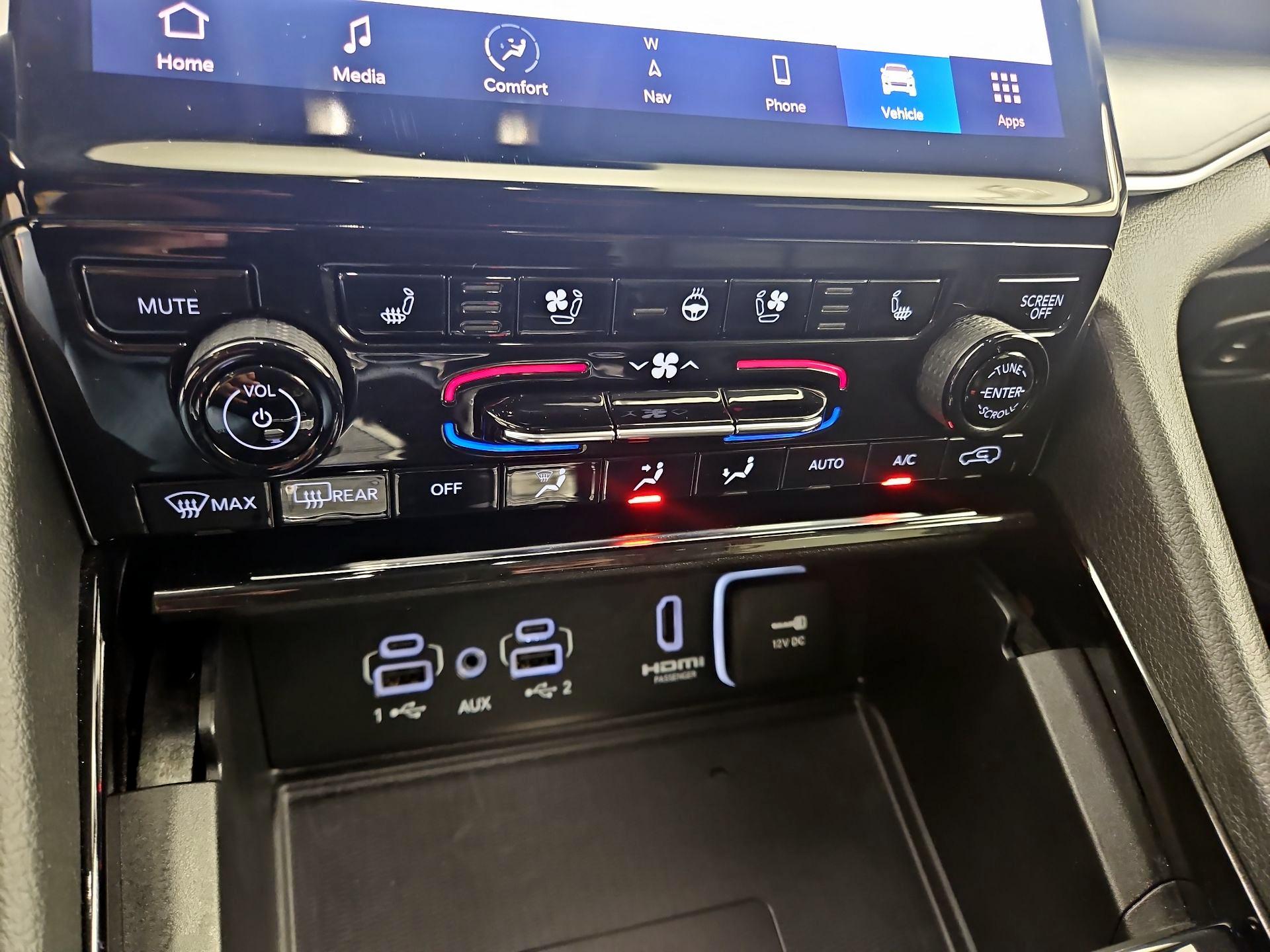 Thumbnail: 2023 Jeep Grand Cherokee - 17