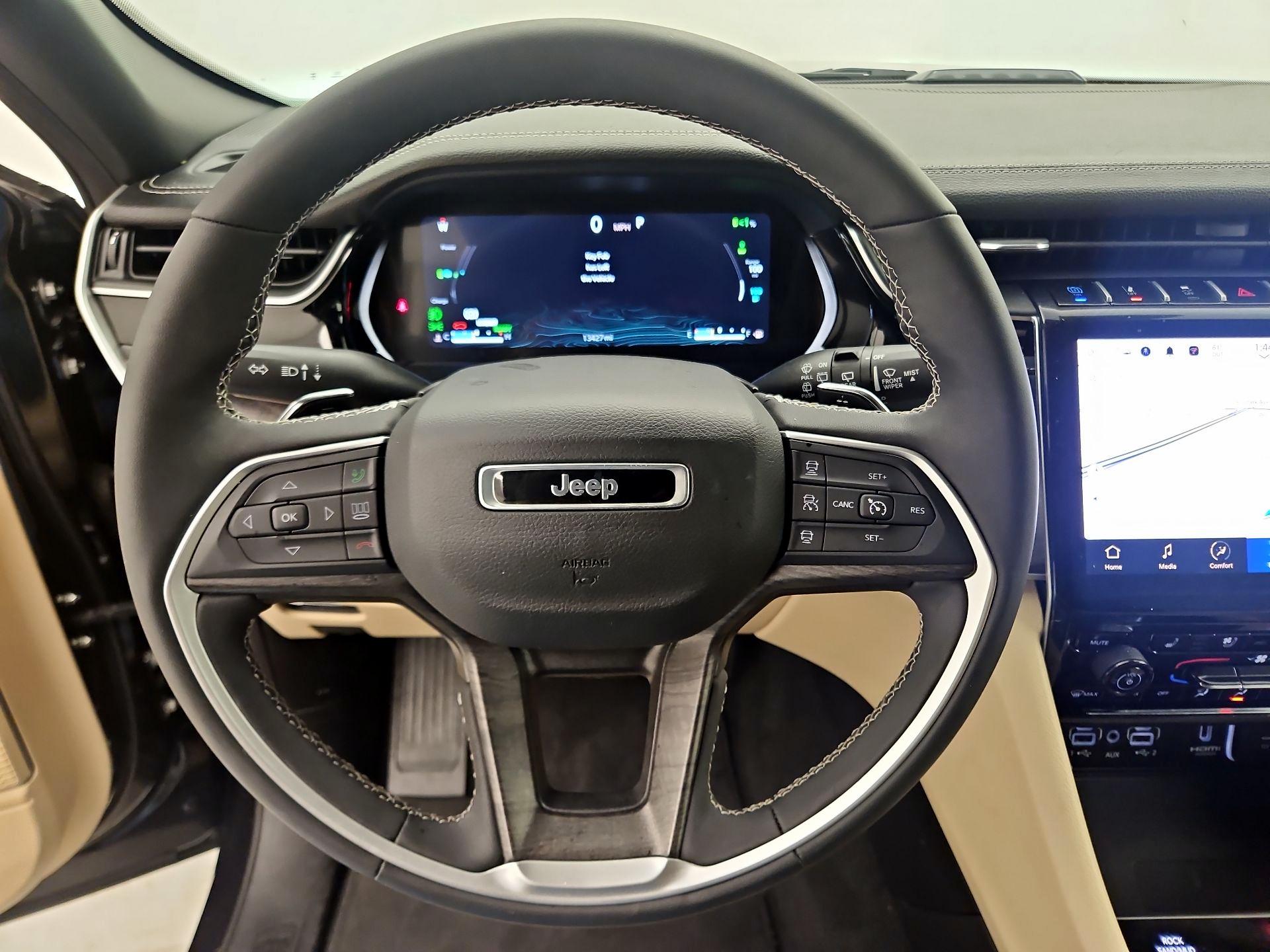 Thumbnail: 2023 Jeep Grand Cherokee - 10