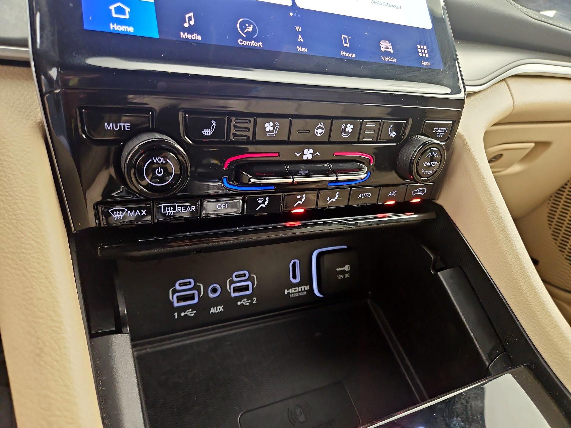 Thumbnail: 2023 Jeep Grand Cherokee - 17