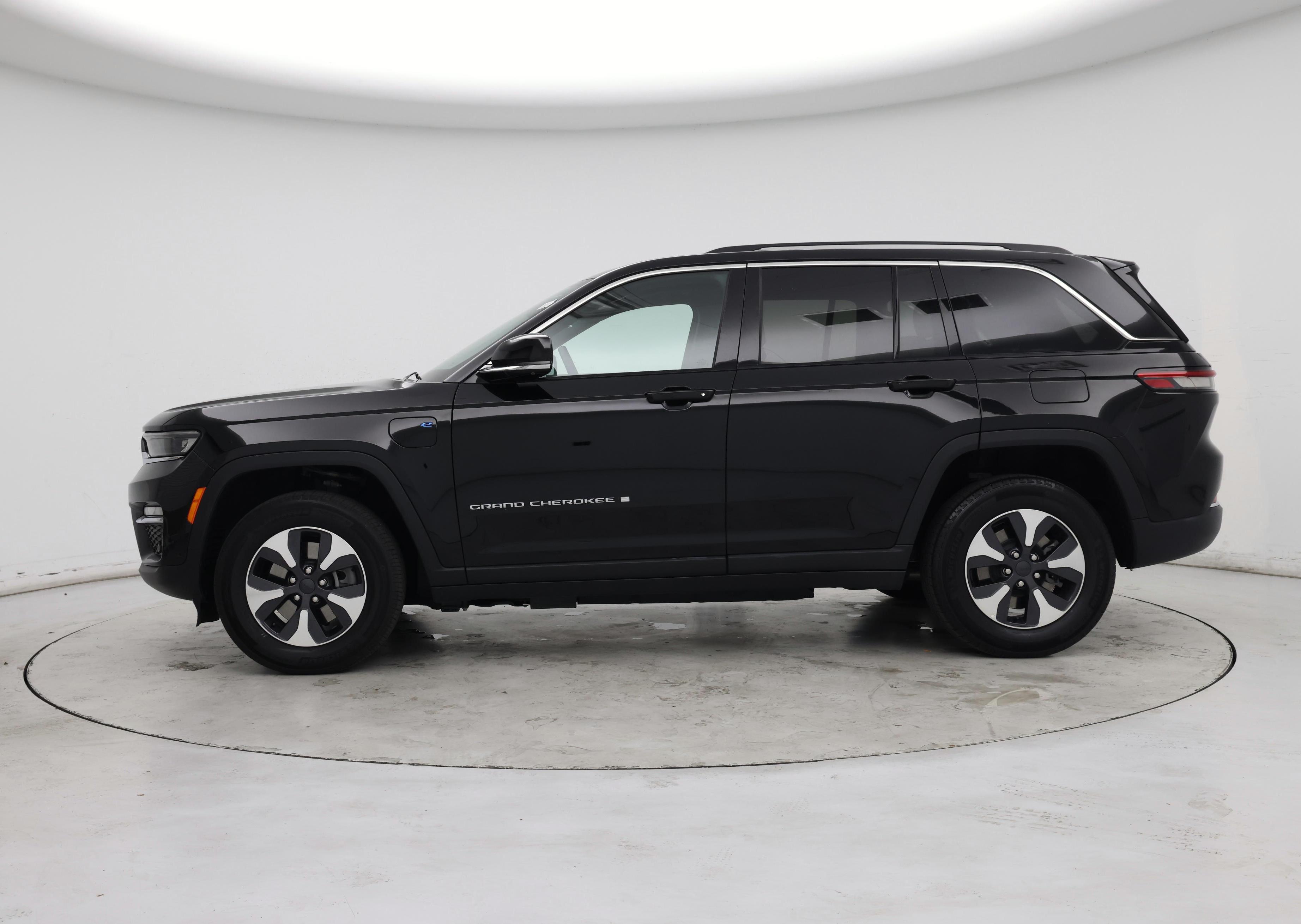 Thumbnail: 2023 Jeep Grand Cherokee - 3