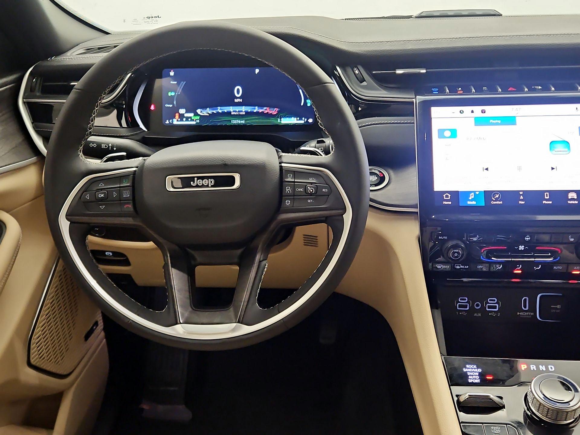 Thumbnail: 2023 Jeep Grand Cherokee - 10