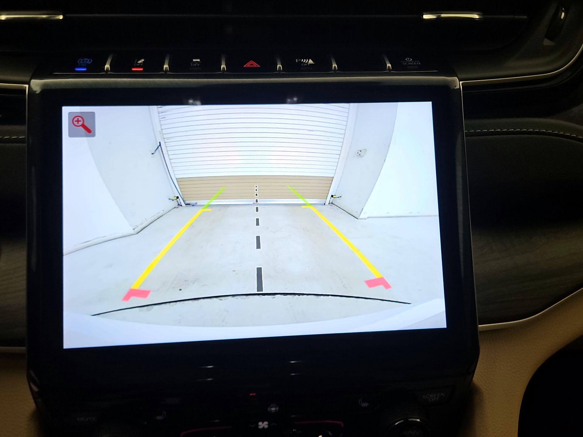 Thumbnail: 2023 Jeep Grand Cherokee - 14