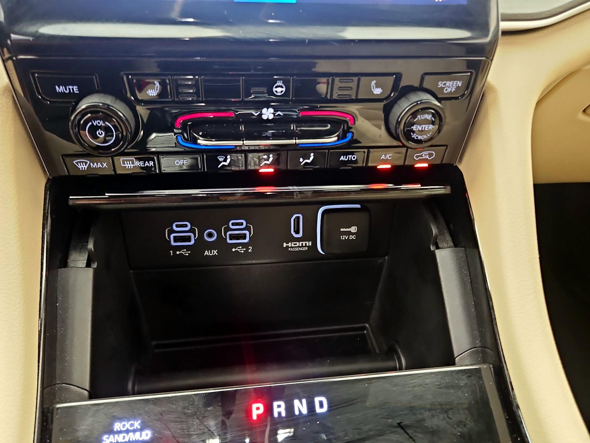 Thumbnail: 2023 Jeep Grand Cherokee - 16