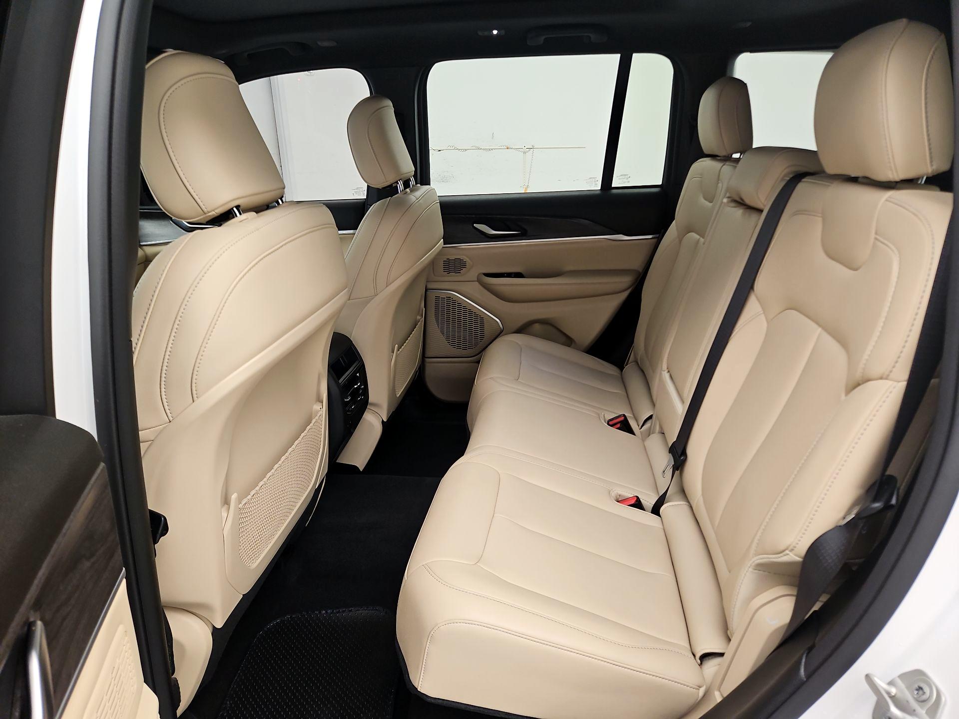 Thumbnail: 2023 Jeep Grand Cherokee - 19