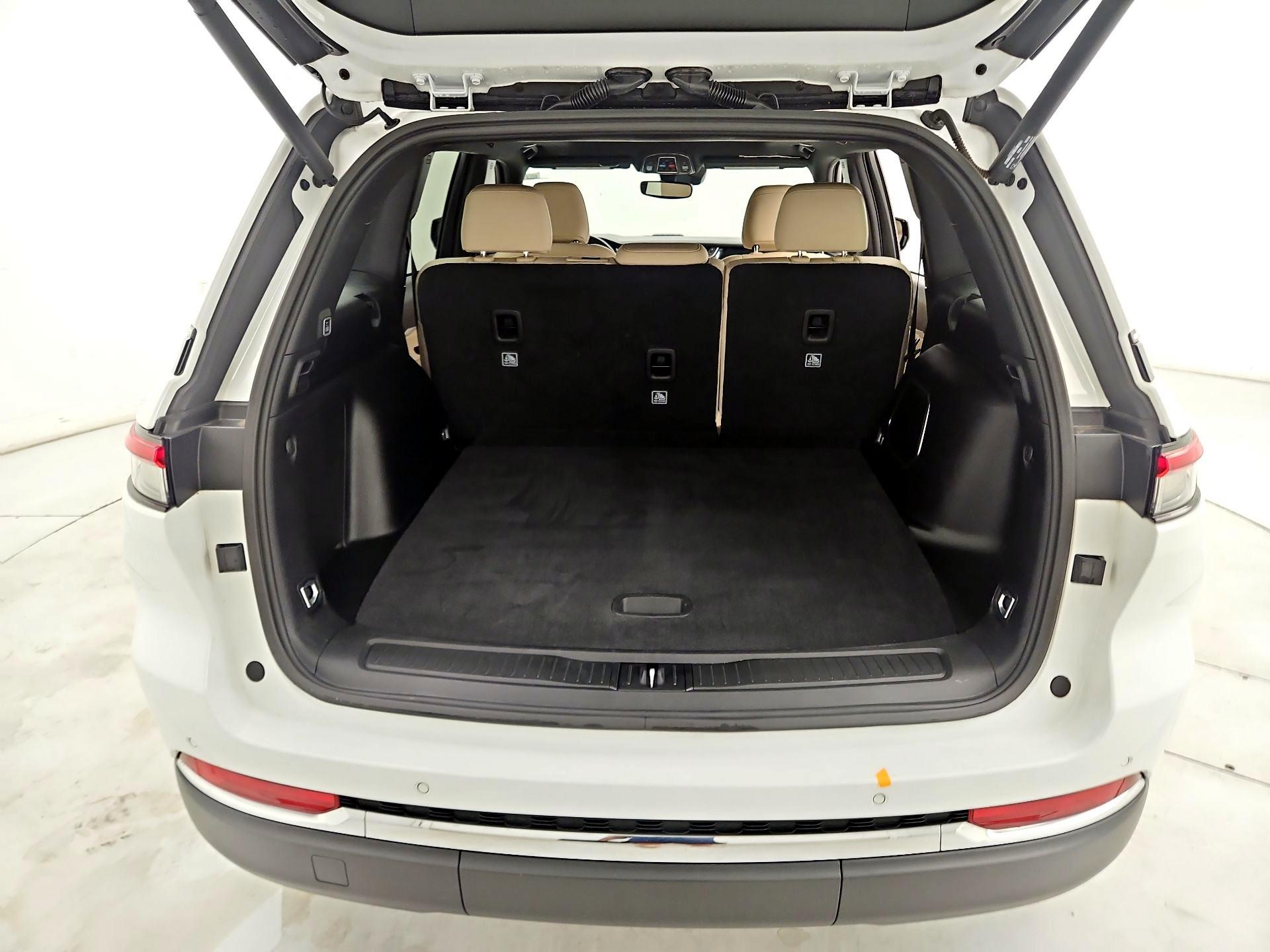 Thumbnail: 2023 Jeep Grand Cherokee - 20