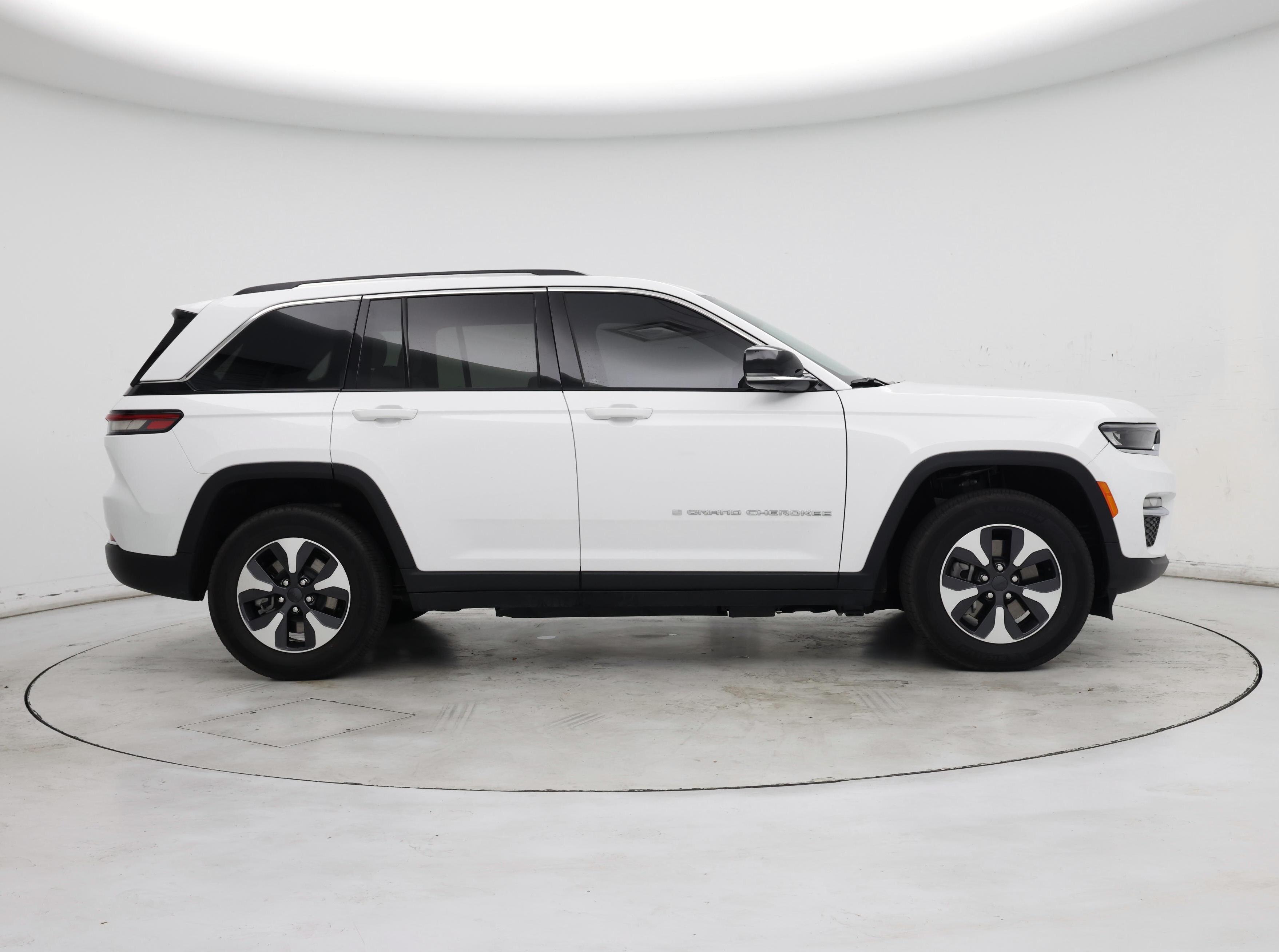 Thumbnail: 2023 Jeep Grand Cherokee - 7