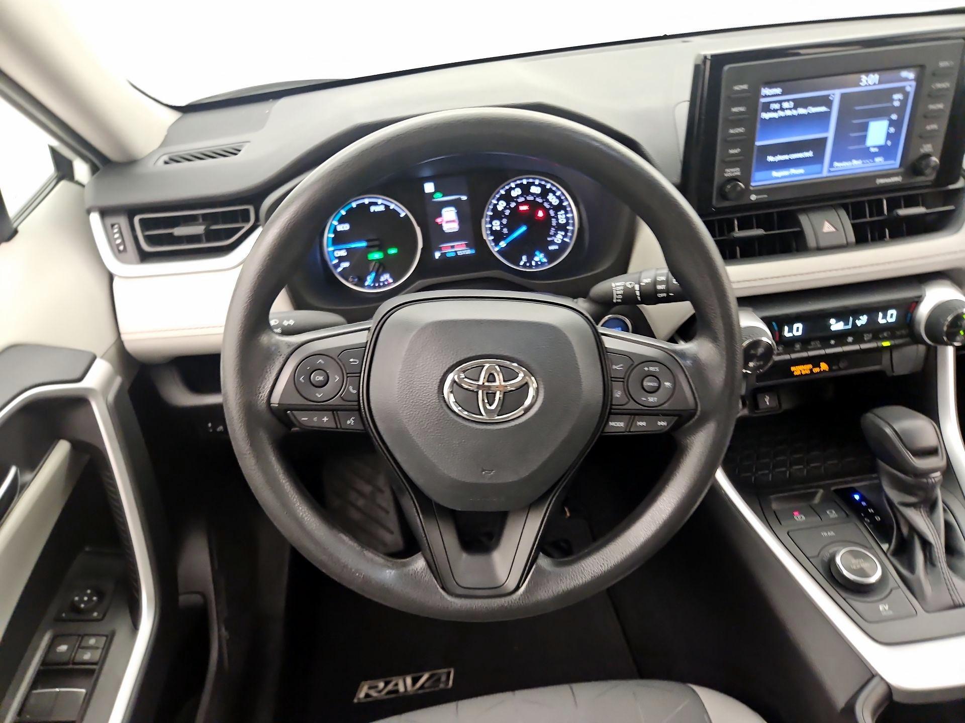 Thumbnail: 2022 Toyota RAV4 - 10