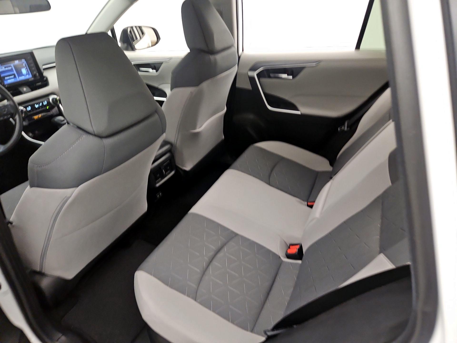 Thumbnail: 2022 Toyota RAV4 - 19