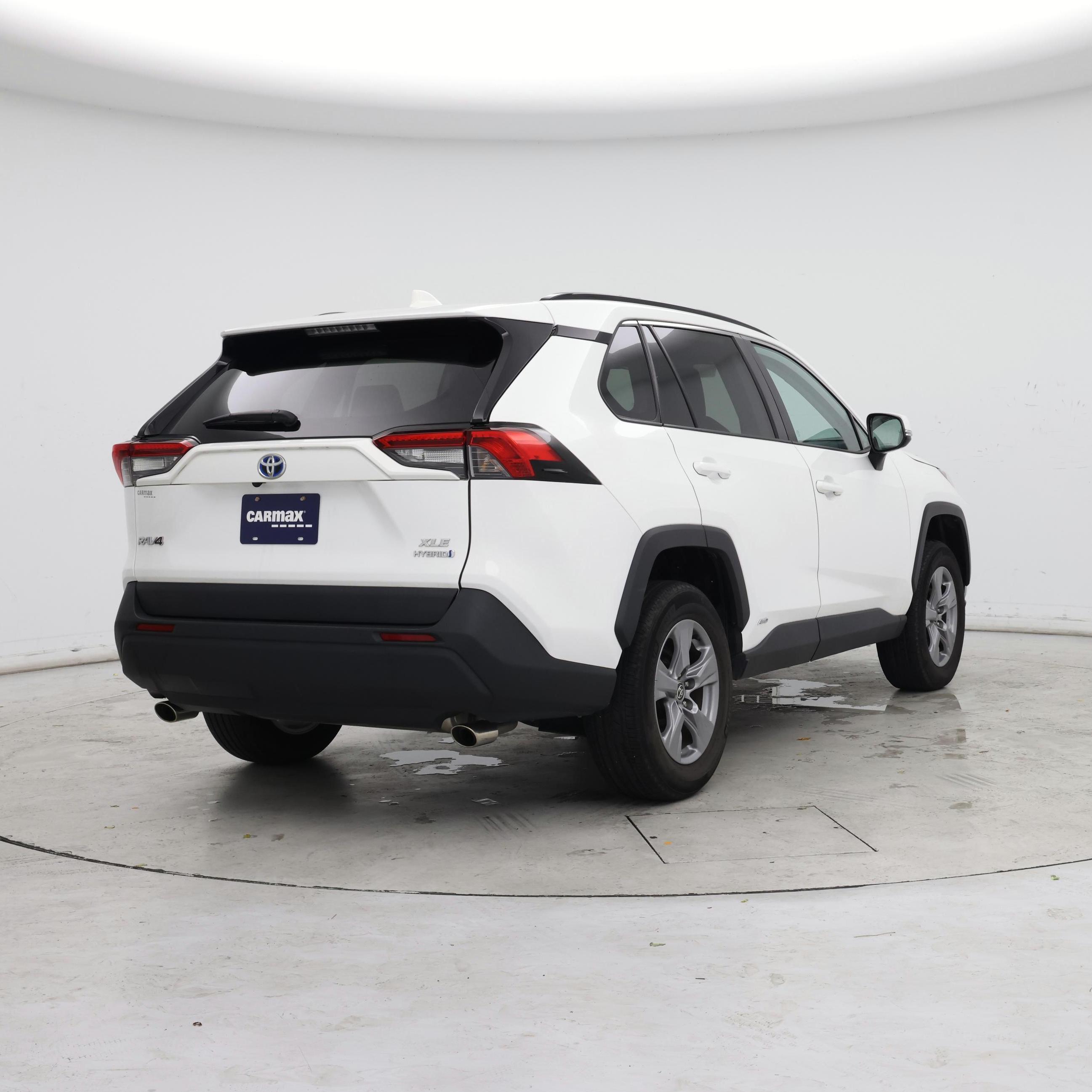 Thumbnail: 2022 Toyota RAV4 - 8